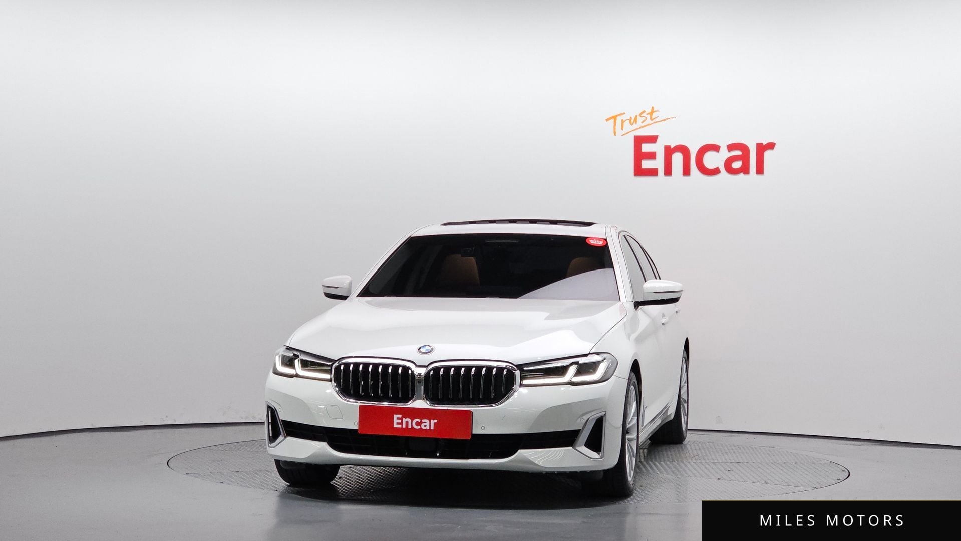BMW 5 Series (G30) 2023 — миниатюра 3