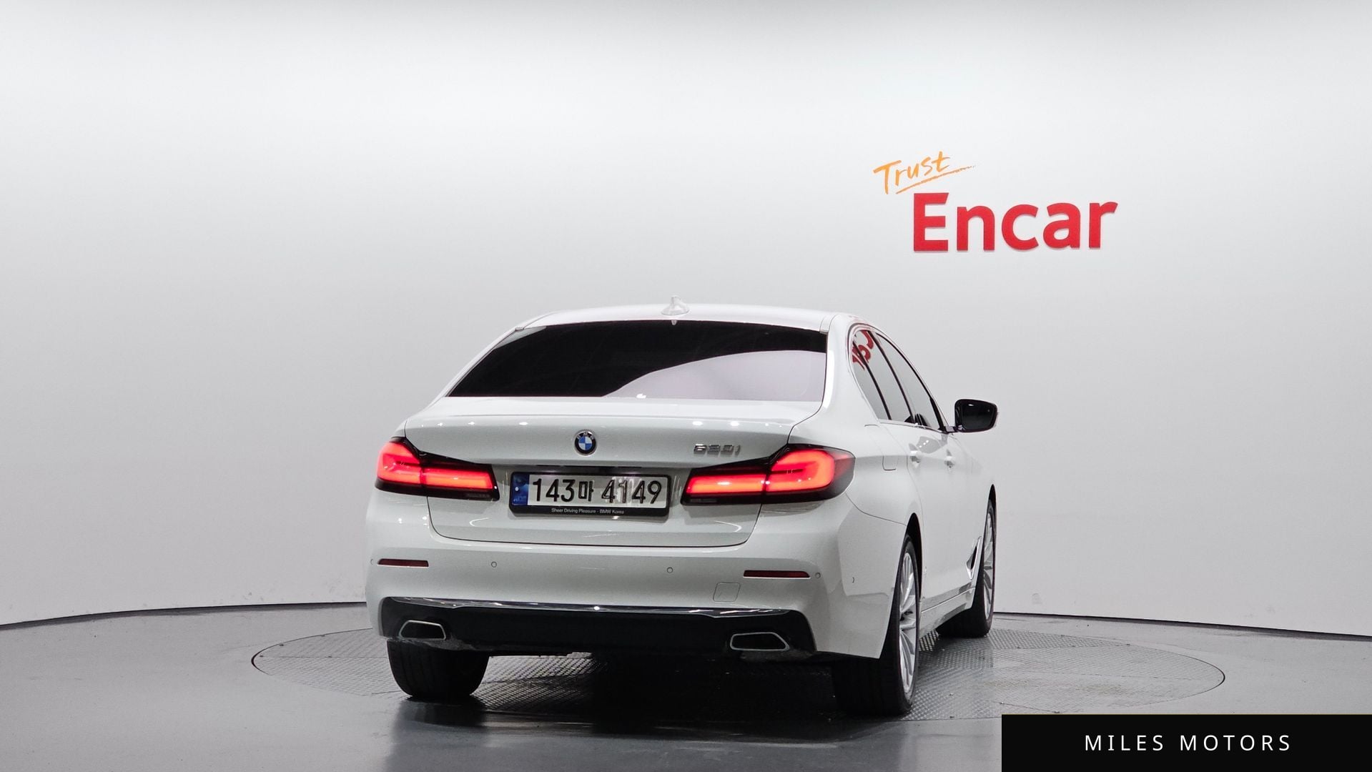 BMW 5 Series (G30) 2023 — миниатюра 4