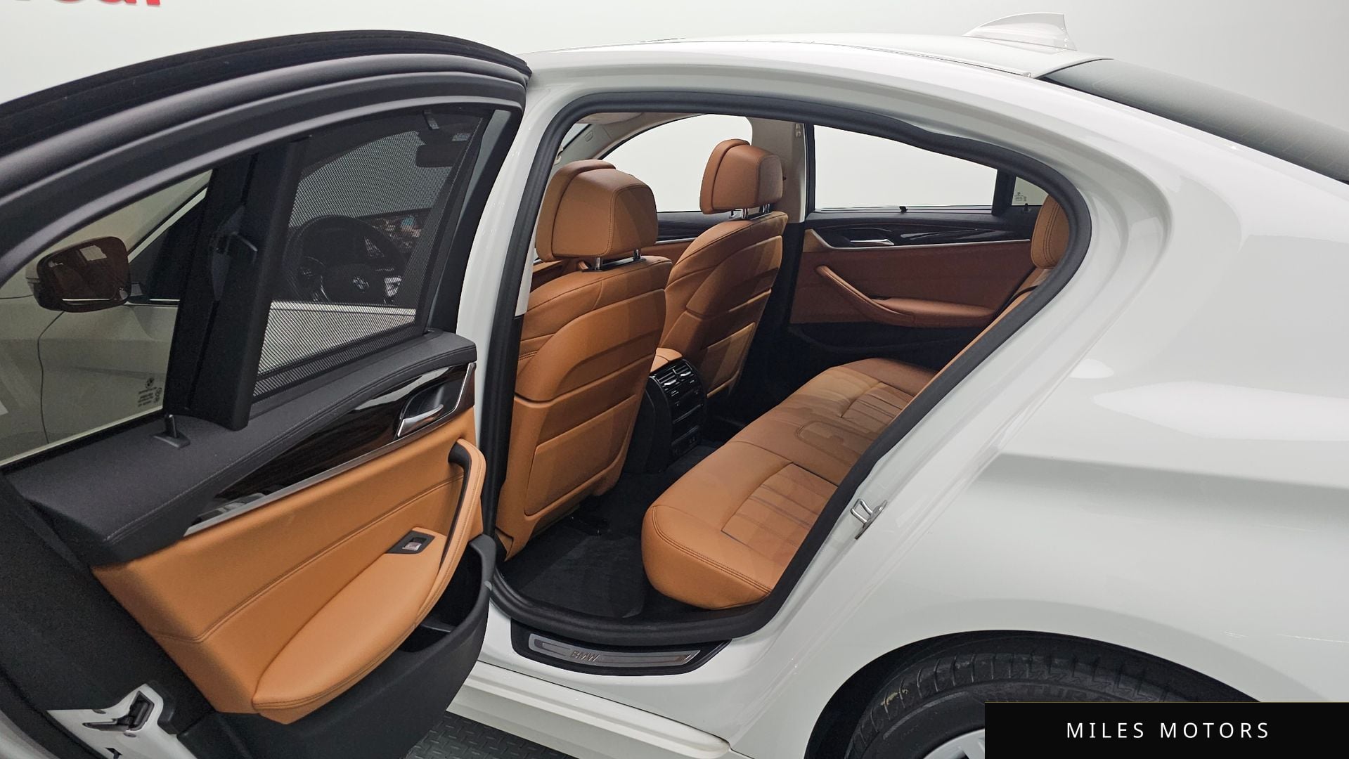 BMW 5 Series (G30) 2023 — миниатюра 12