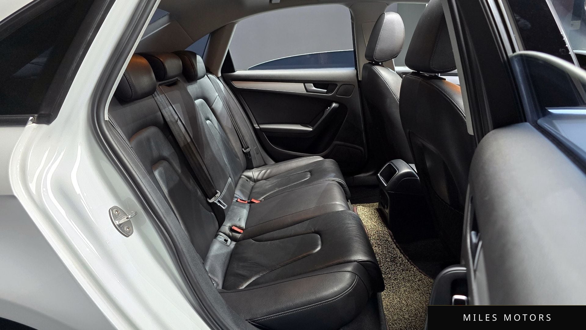 Audi A4 2015 — миниатюра 12