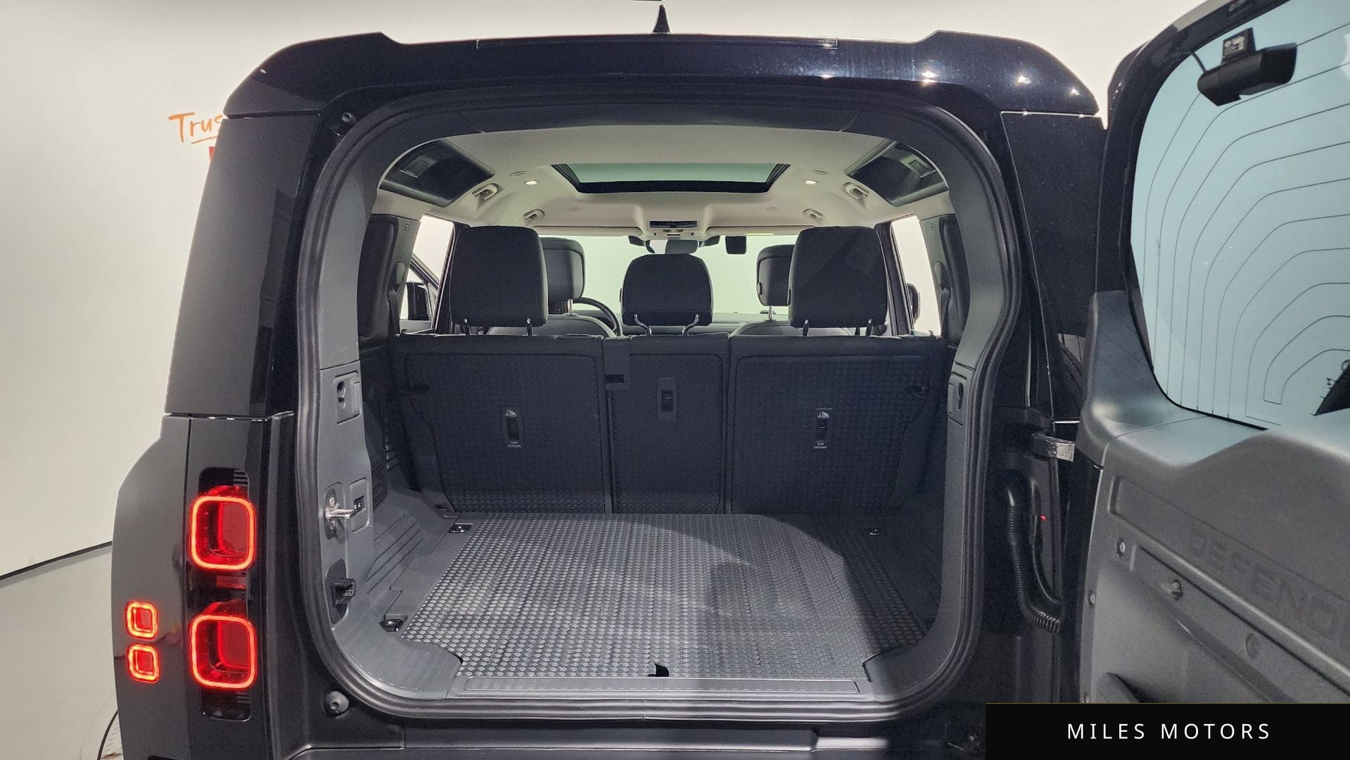 Land Rover 디펜더 (L663) 2024 — миниатюра 20