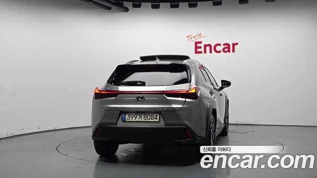 Лексус UX250h 2024 — миниатюра 4