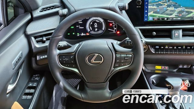 Лексус UX250h 2024 — миниатюра 15