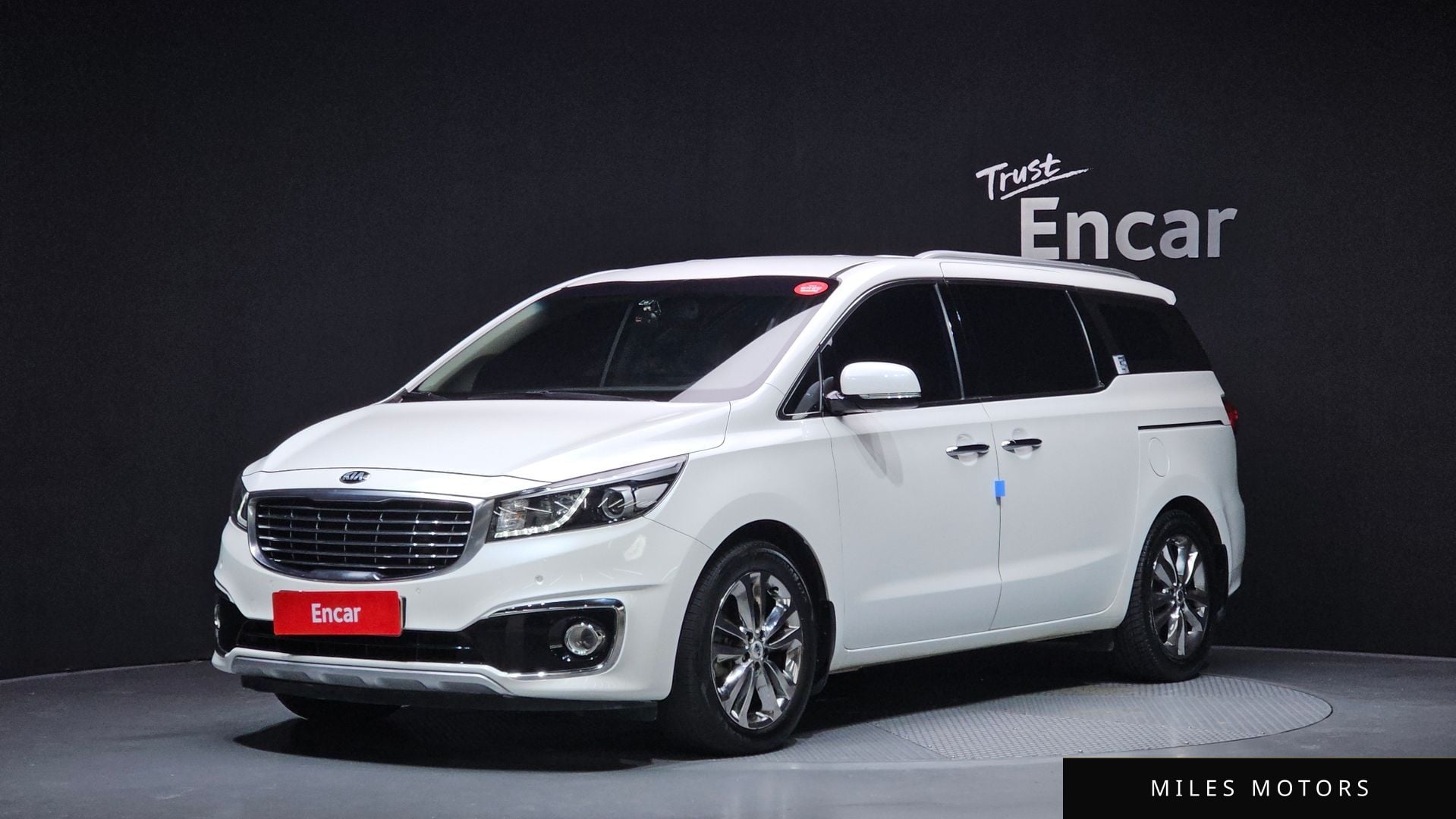 Kia Canival 2017 — фото 1 из 12