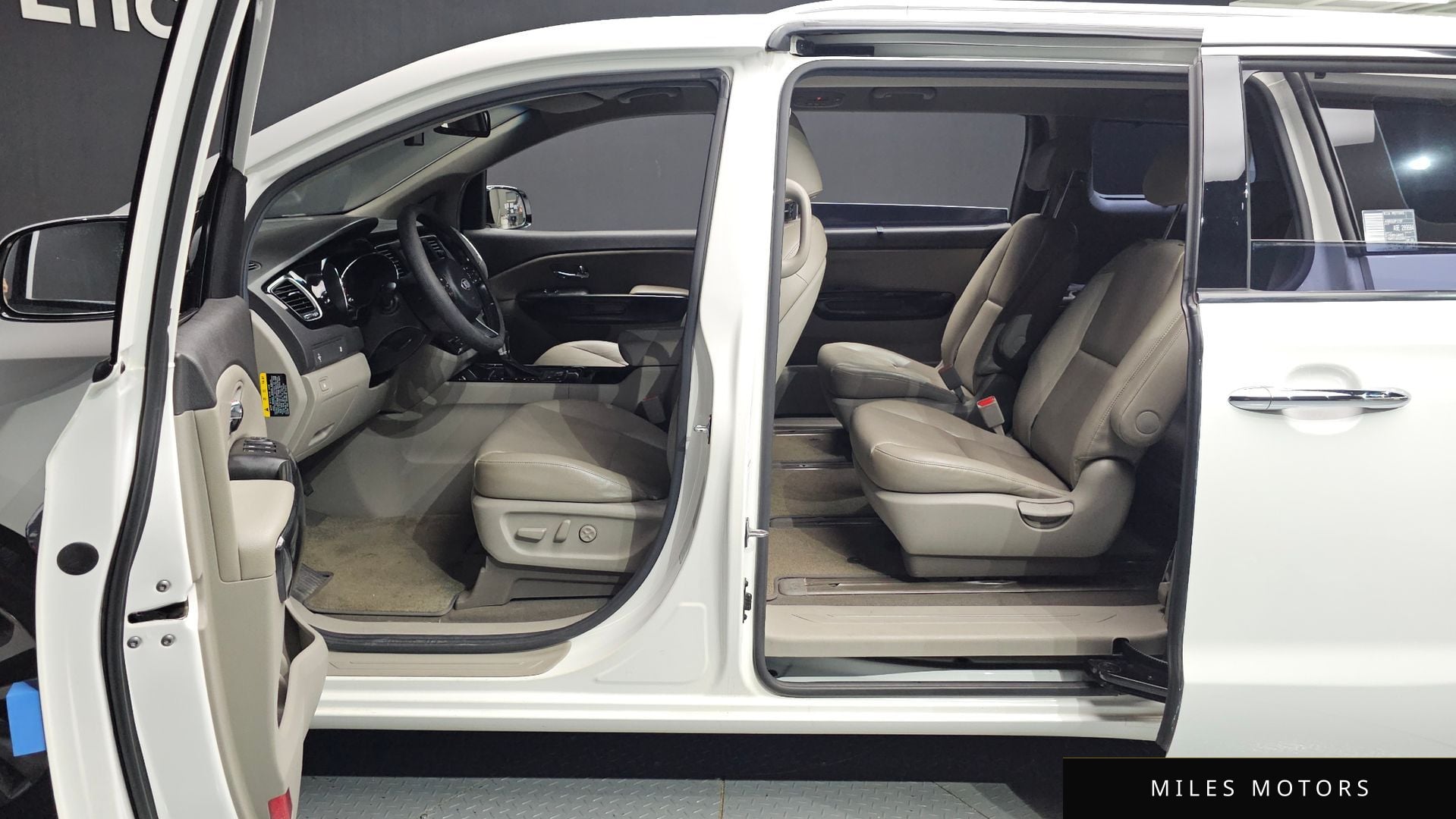 Kia Canival 2017 — миниатюра 10