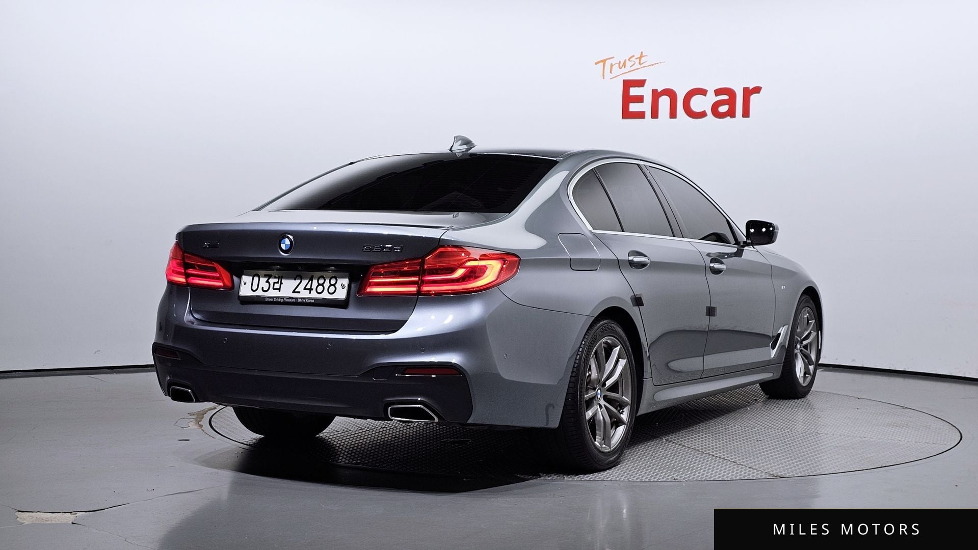BMW 5 Series (G30) 2018 — миниатюра 2