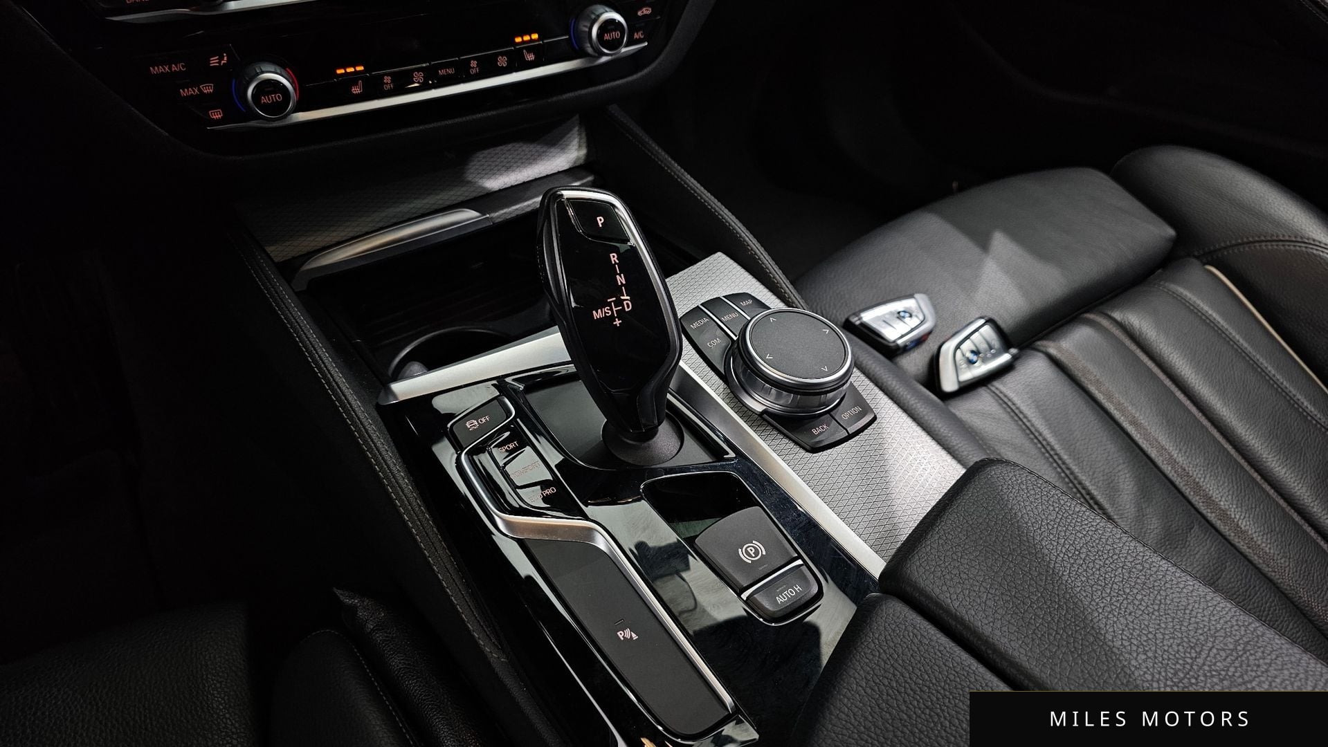 BMW 5 Series (G30) 2018 — миниатюра 9