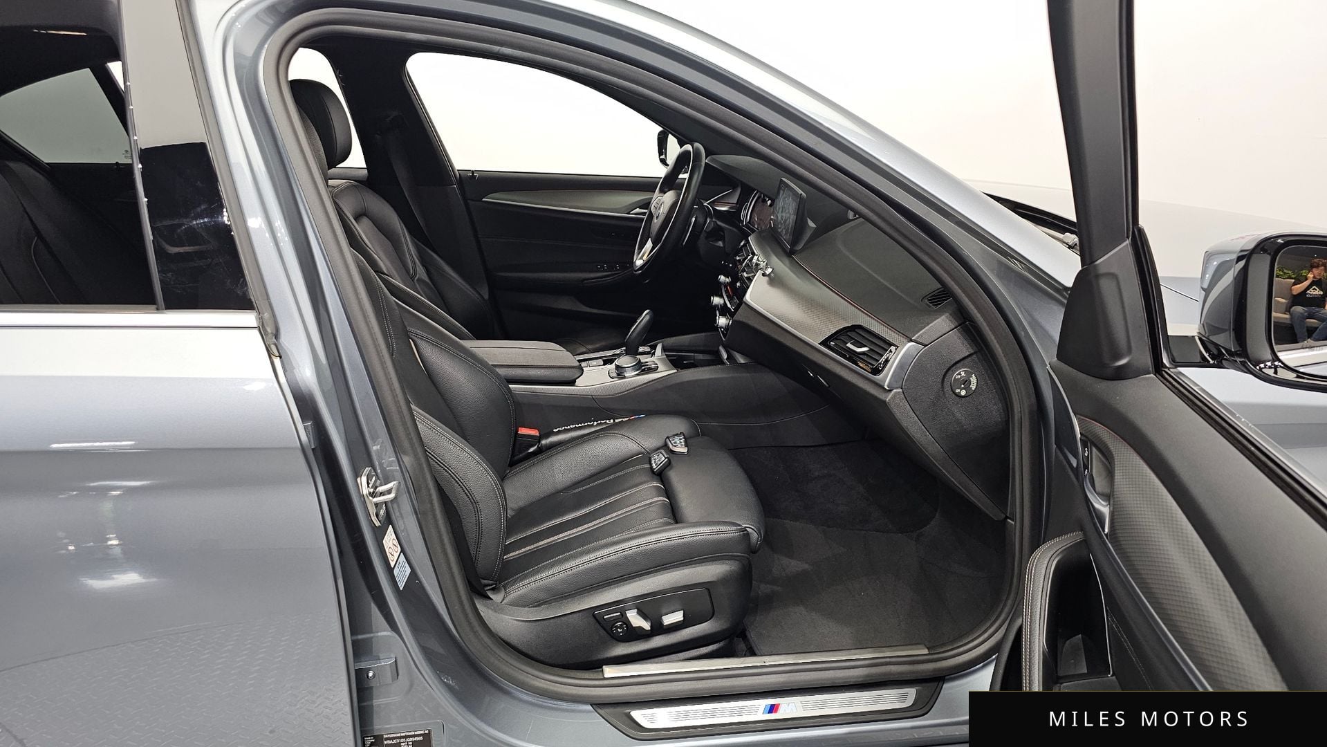 BMW 5 Series (G30) 2018 — миниатюра 11