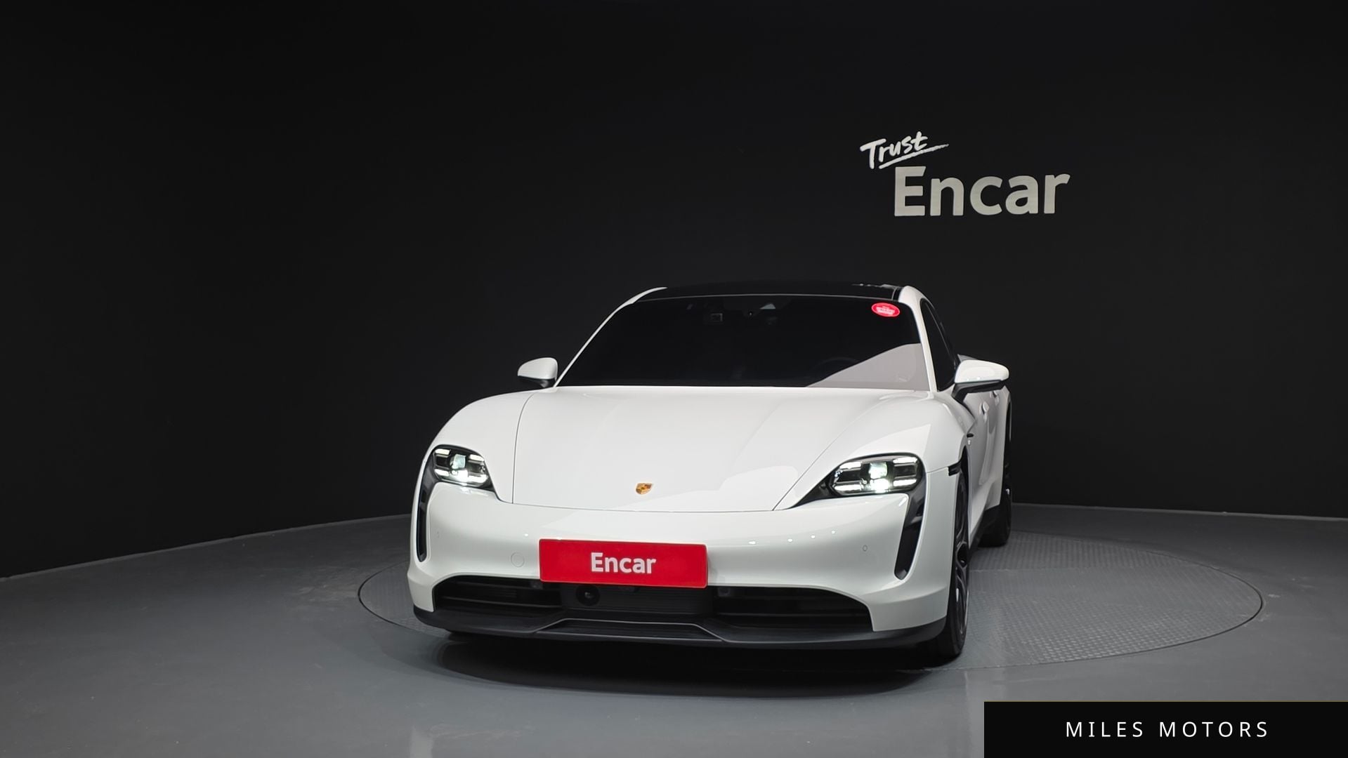 Porsche Taycan 2023 — миниатюра 3