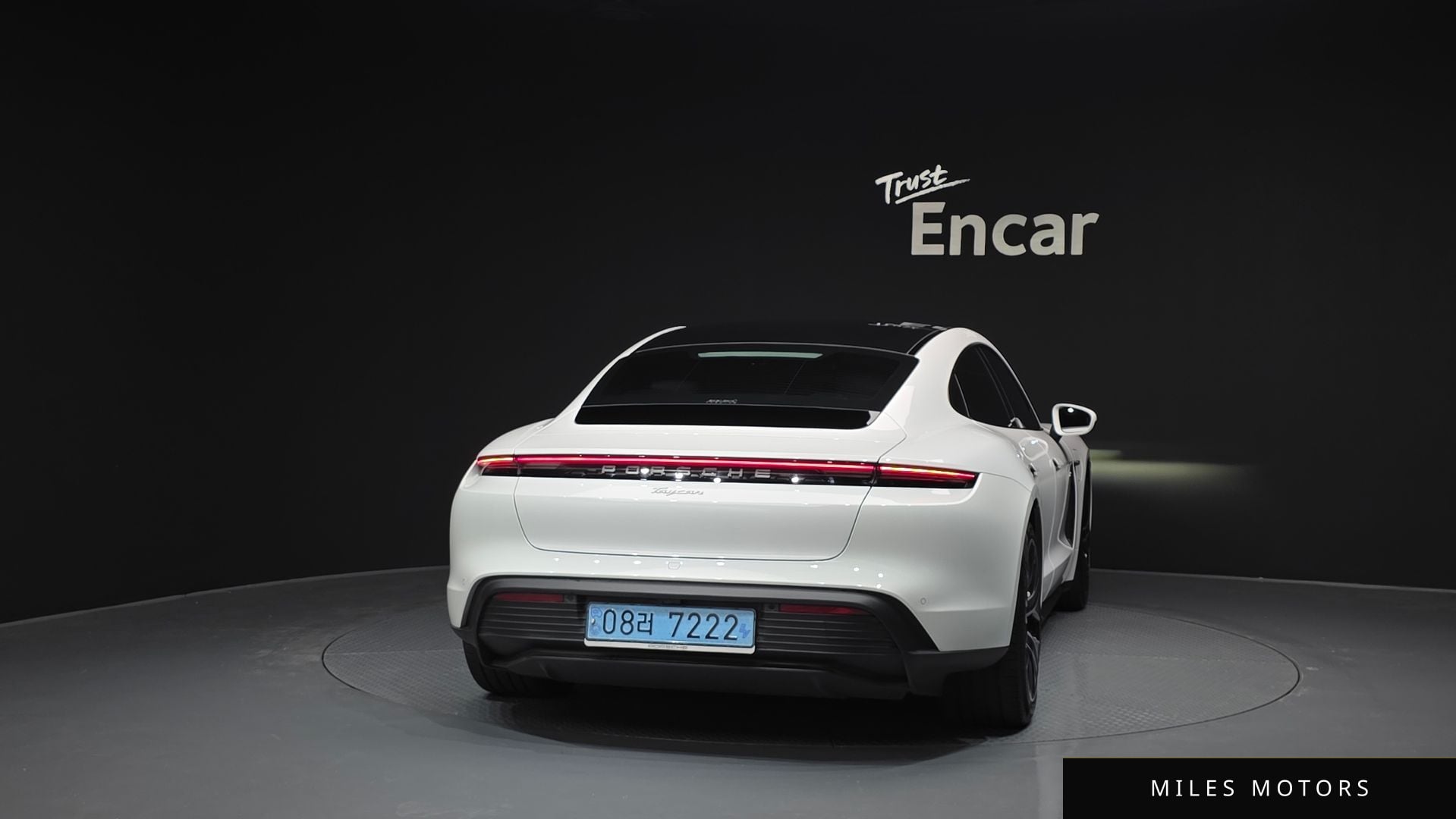 Porsche Taycan 2023 — миниатюра 4