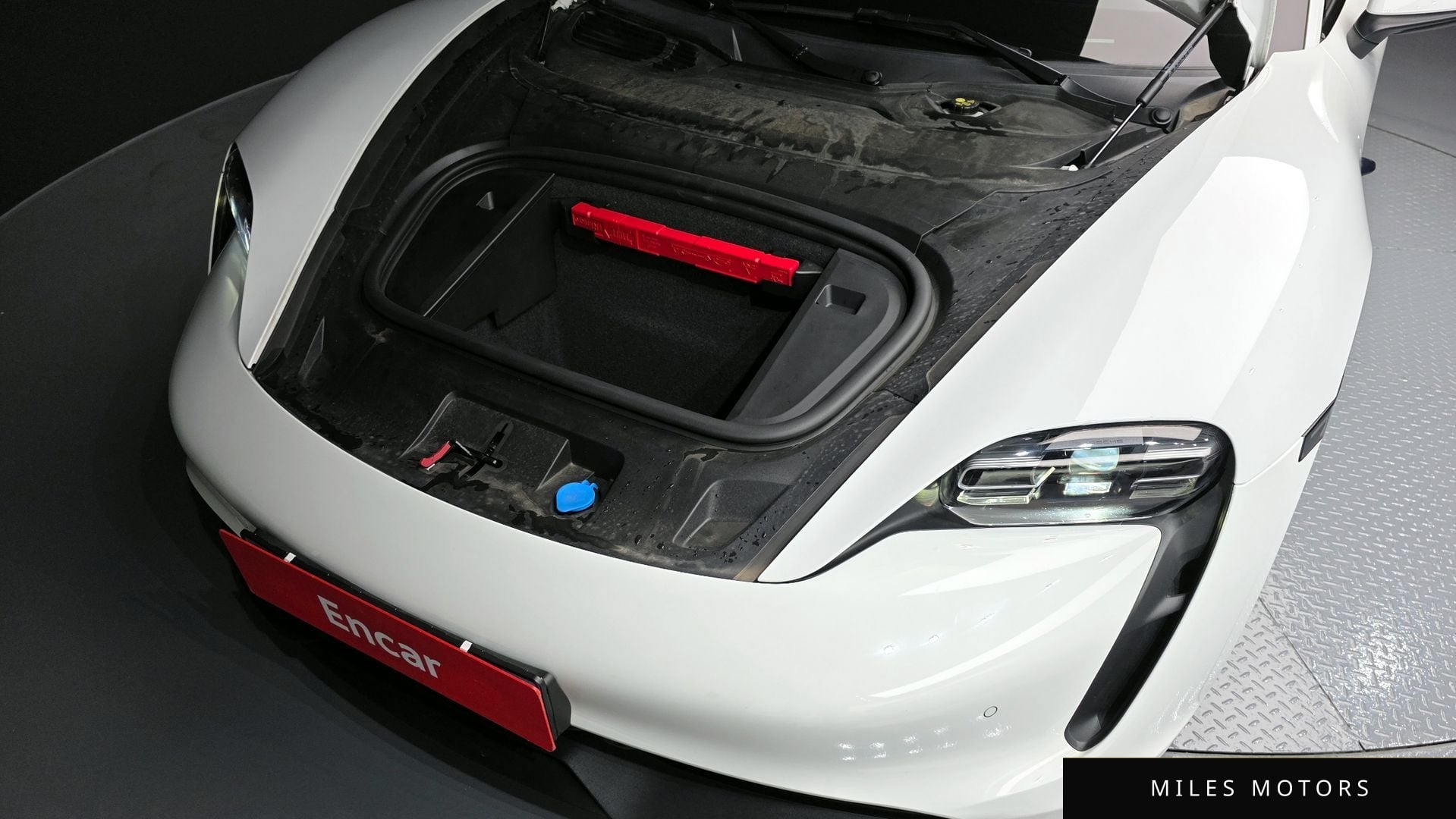 Porsche Taycan 2023 — миниатюра 6