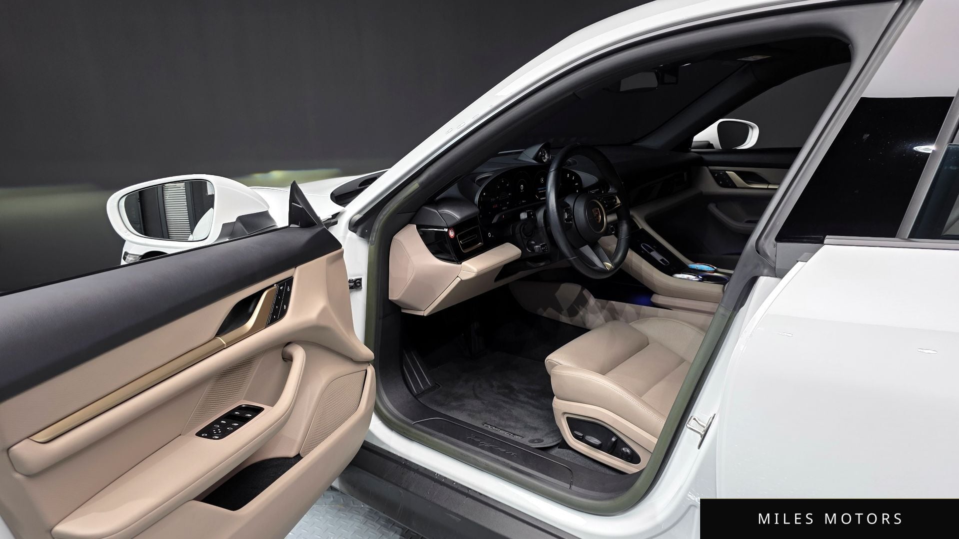 Porsche Taycan 2023 — миниатюра 10