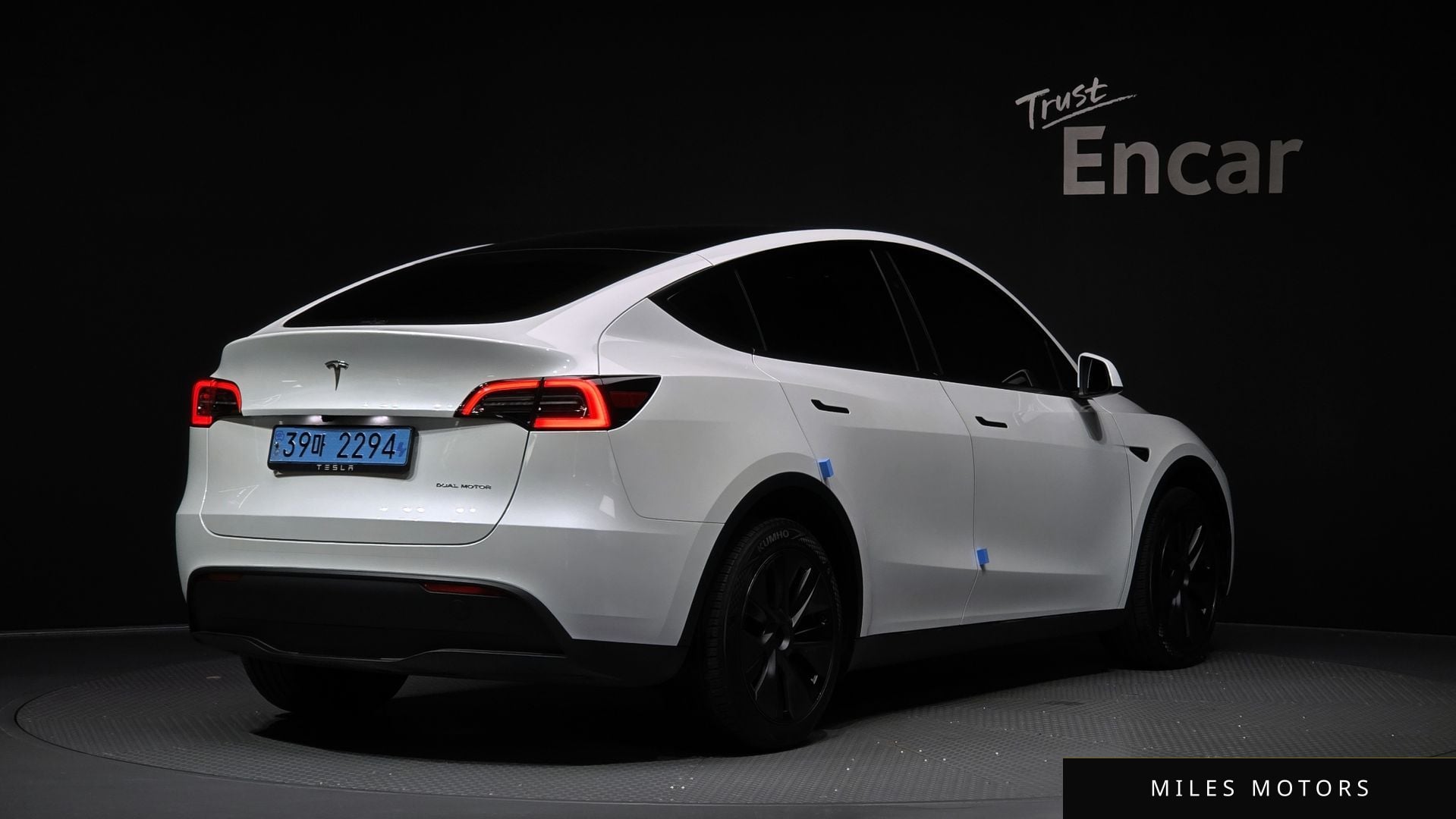 Tesla 모델 Y 2024 — миниатюра 2