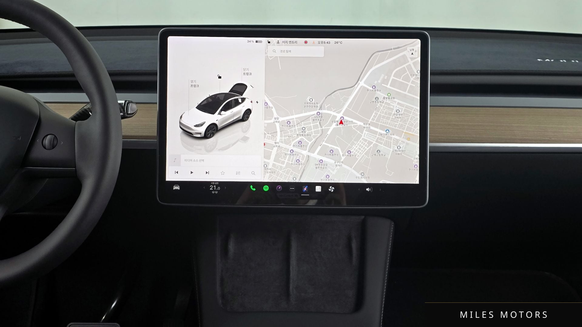 Tesla 모델 Y 2024 — миниатюра 14