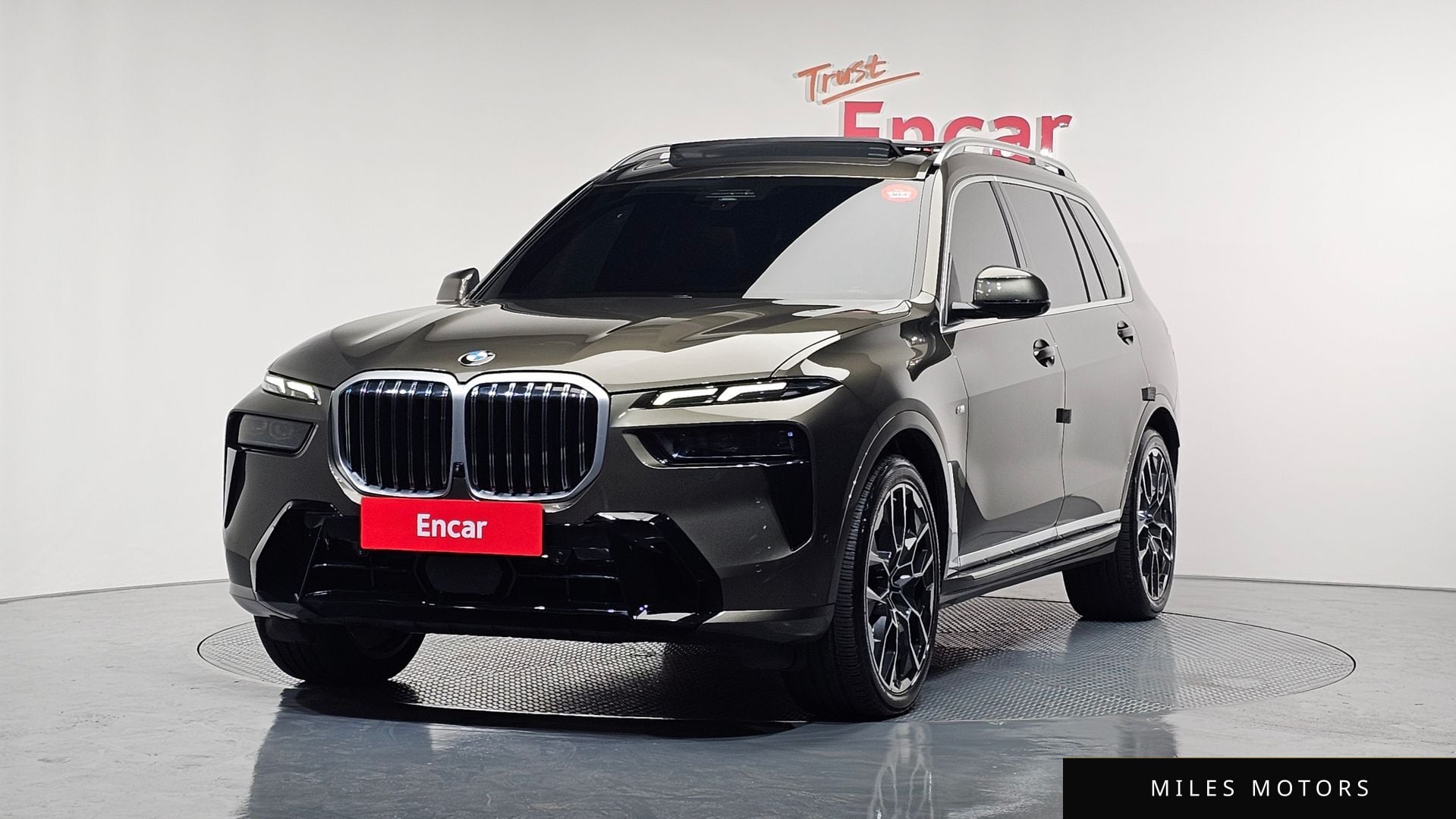 BMW X7 (G07) 2023 — фото 1 из 12