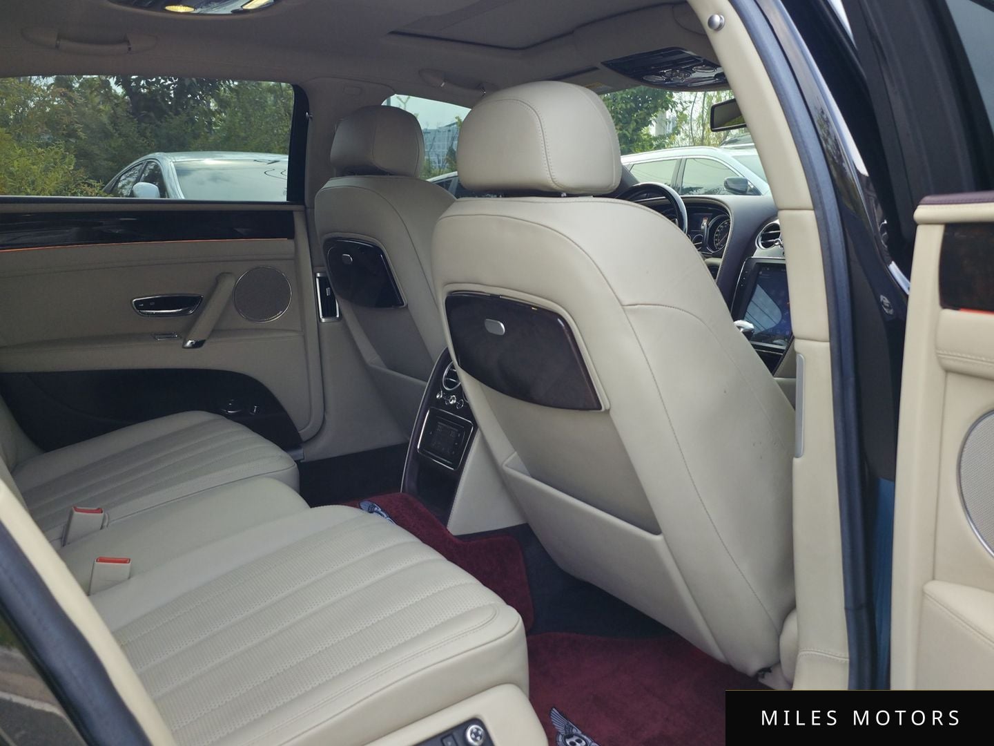 Bentley Flying Spur 2015 — миниатюра 7