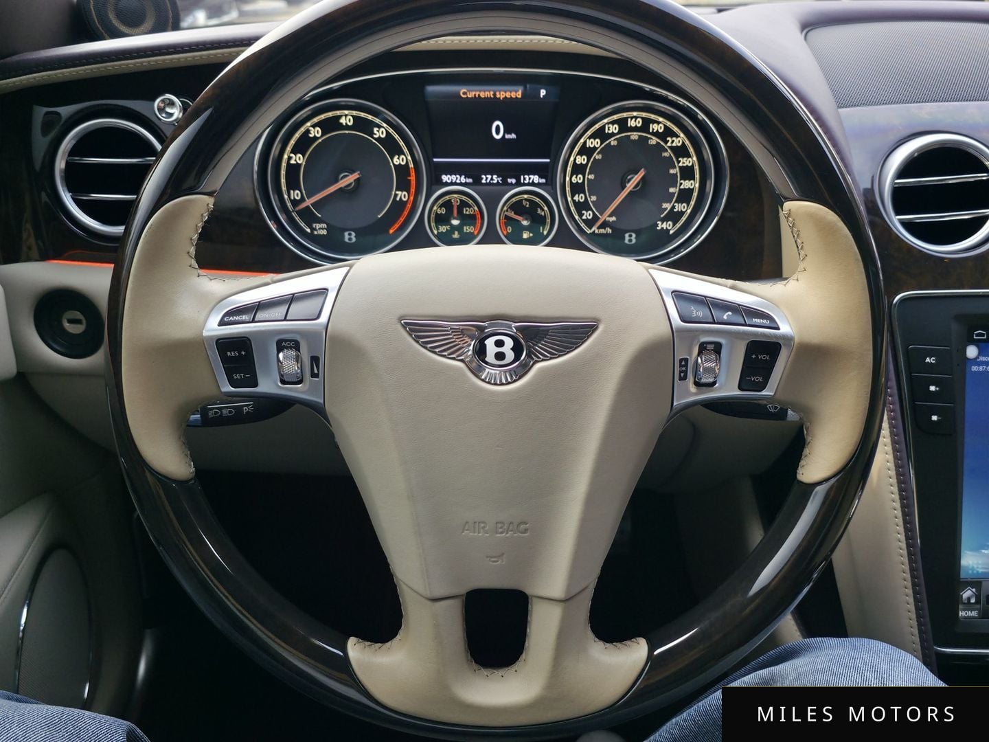 Bentley Flying Spur 2015 — миниатюра 10