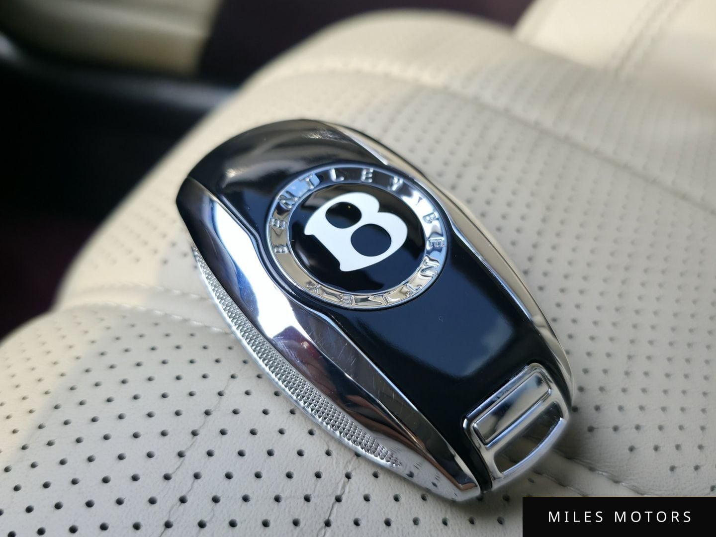 Bentley Flying Spur 2015 — миниатюра 17