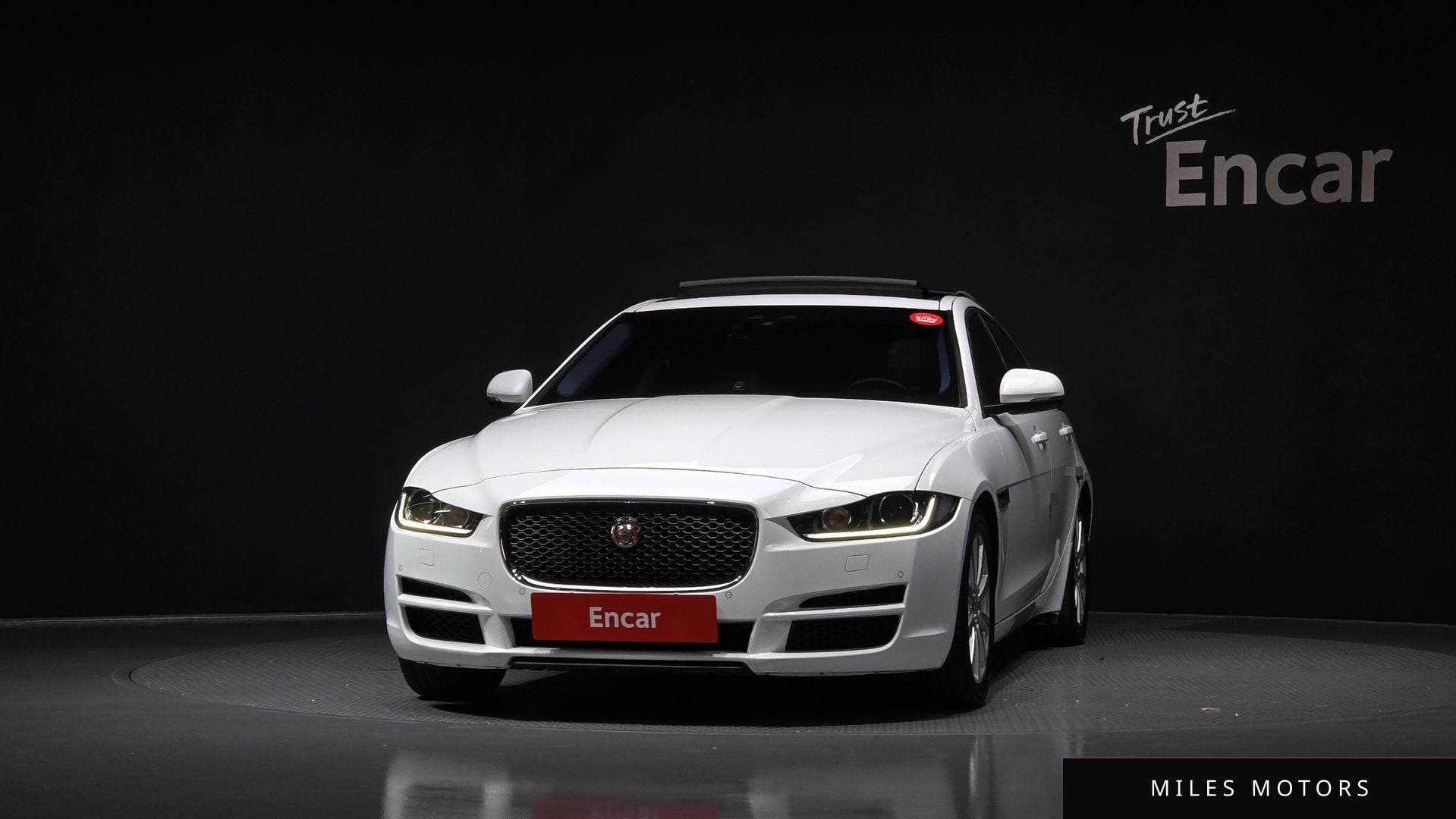 Jaguar XE 2016 — миниатюра 3