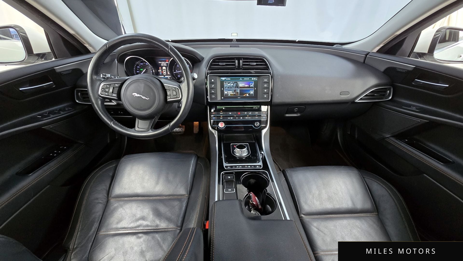 Jaguar XE 2016 — миниатюра 7