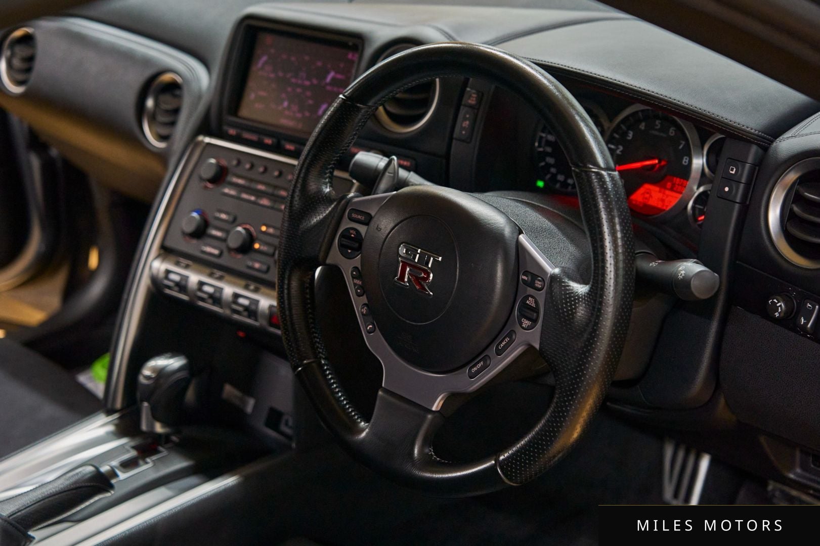 Nissan GT-R 2008 — миниатюра 9
