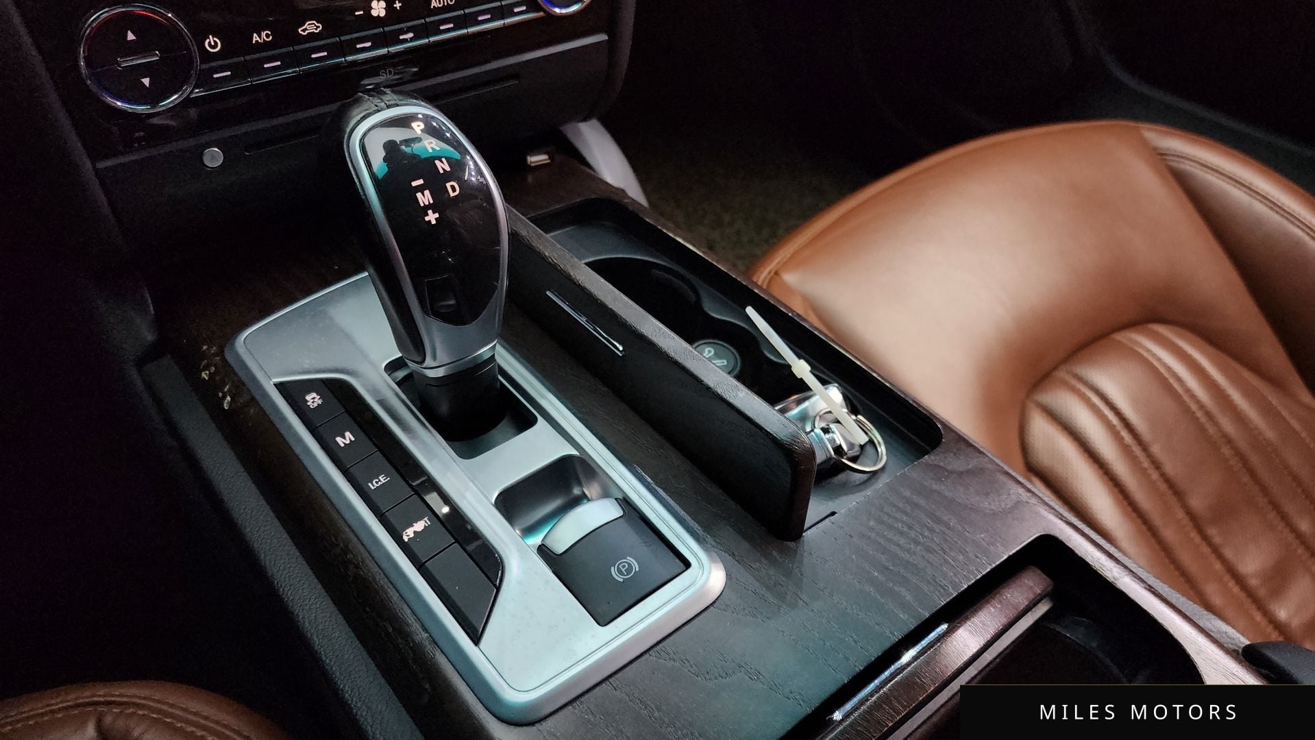 Maserati 기블리 2015 — миниатюра 9