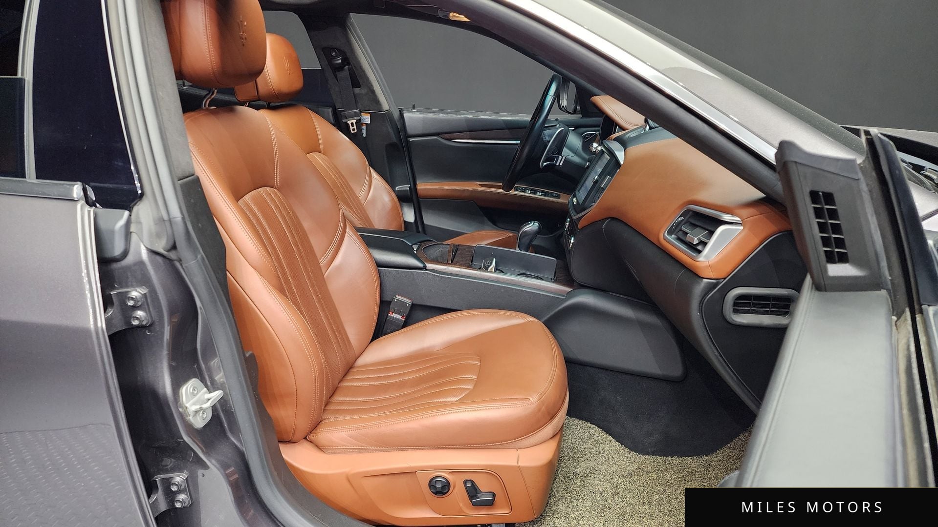 Maserati 기블리 2015 — миниатюра 11
