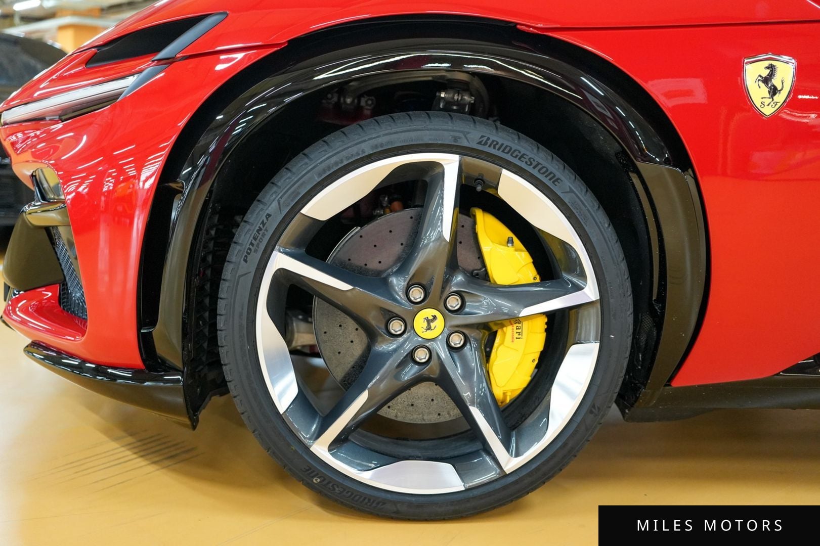 Ferrari 푸로산게 2025 — миниатюра 5