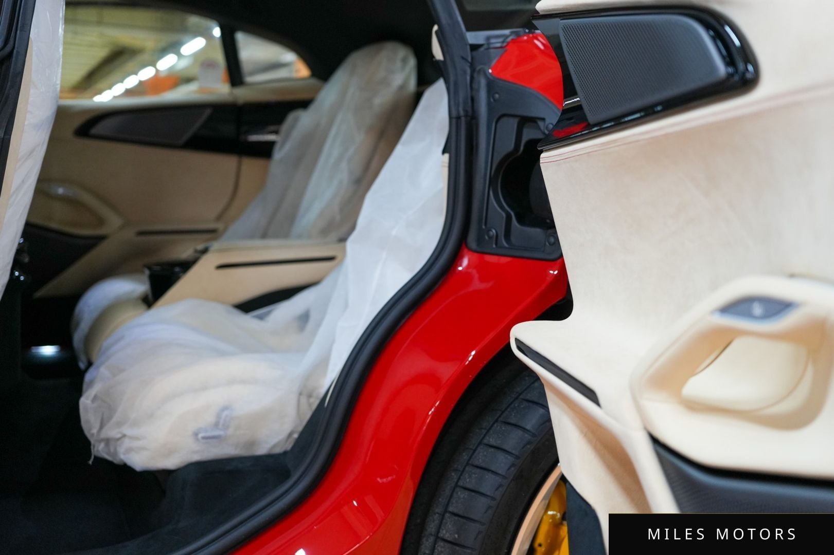 Ferrari 푸로산게 2025 — миниатюра 10