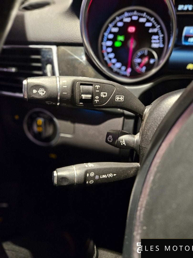 Mercedes-Benz GLE-Class W166 2016 — миниатюра 12