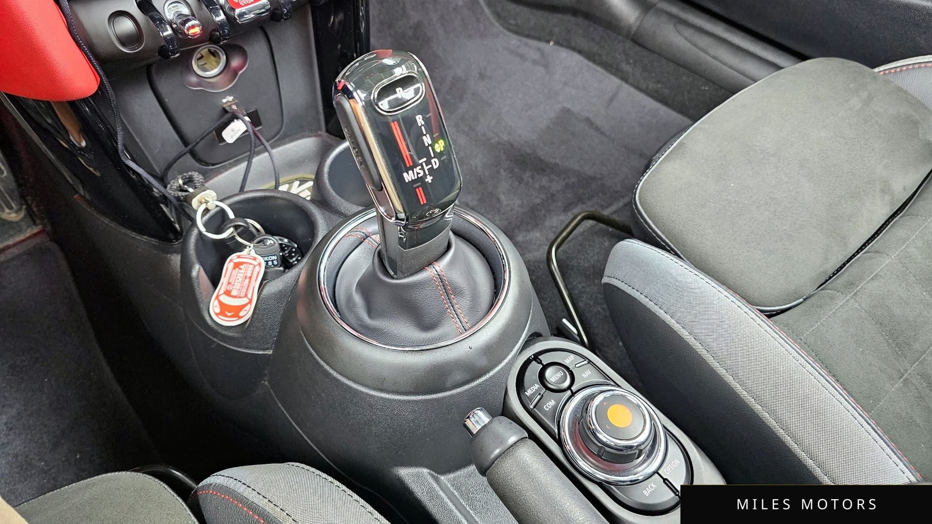 MINI Cooper Convertible 2020 — миниатюра 9
