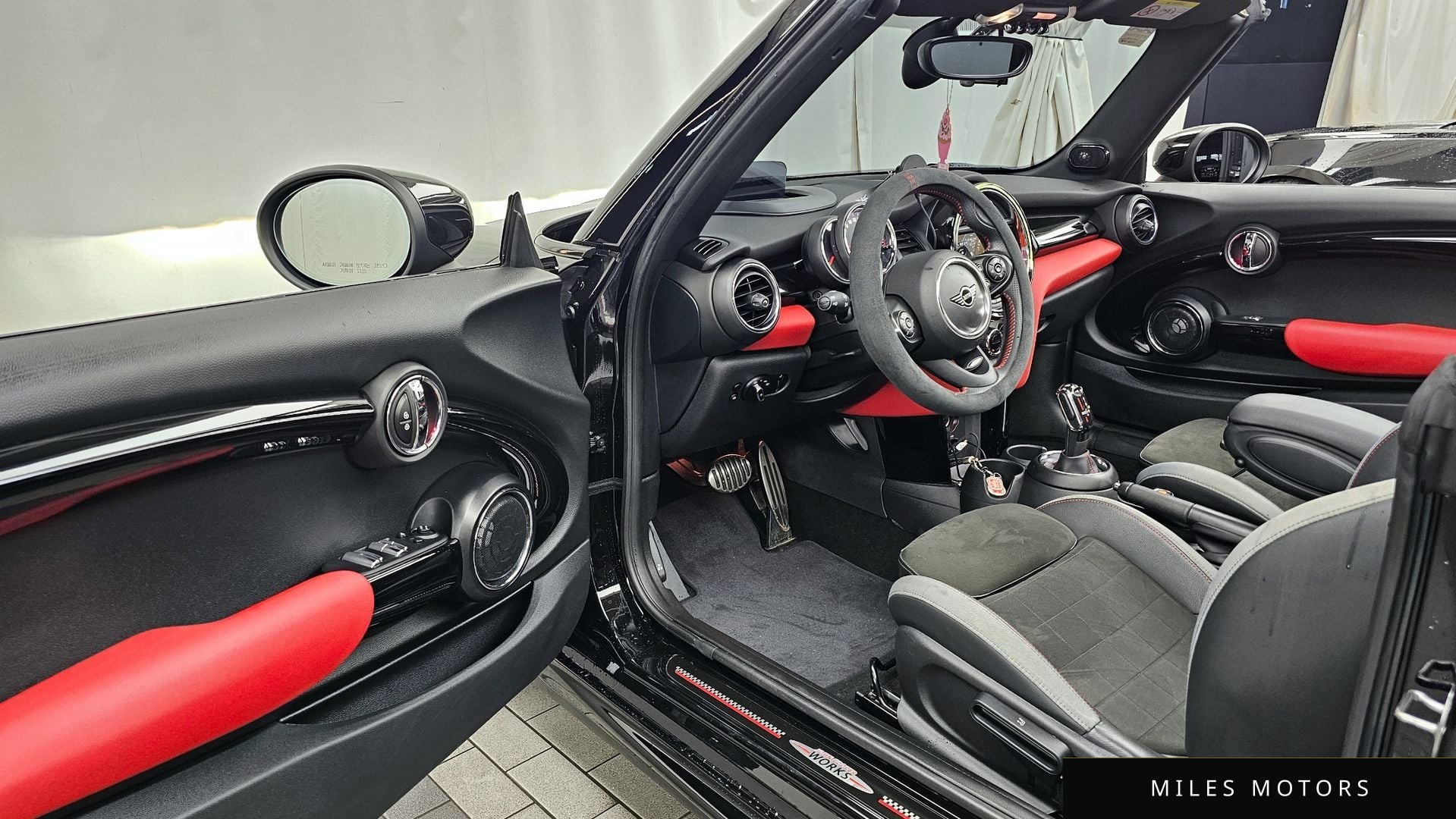 MINI Cooper Convertible 2020 — миниатюра 10