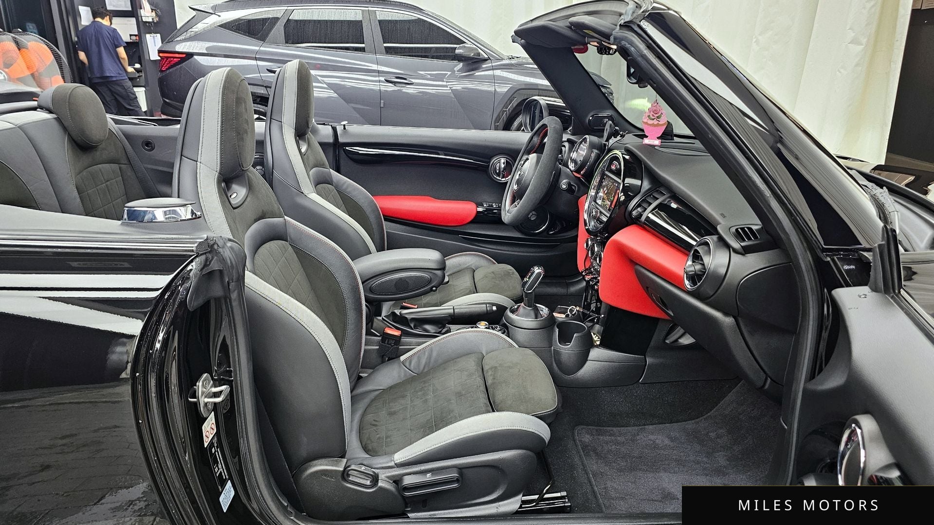 MINI Cooper Convertible 2020 — миниатюра 11