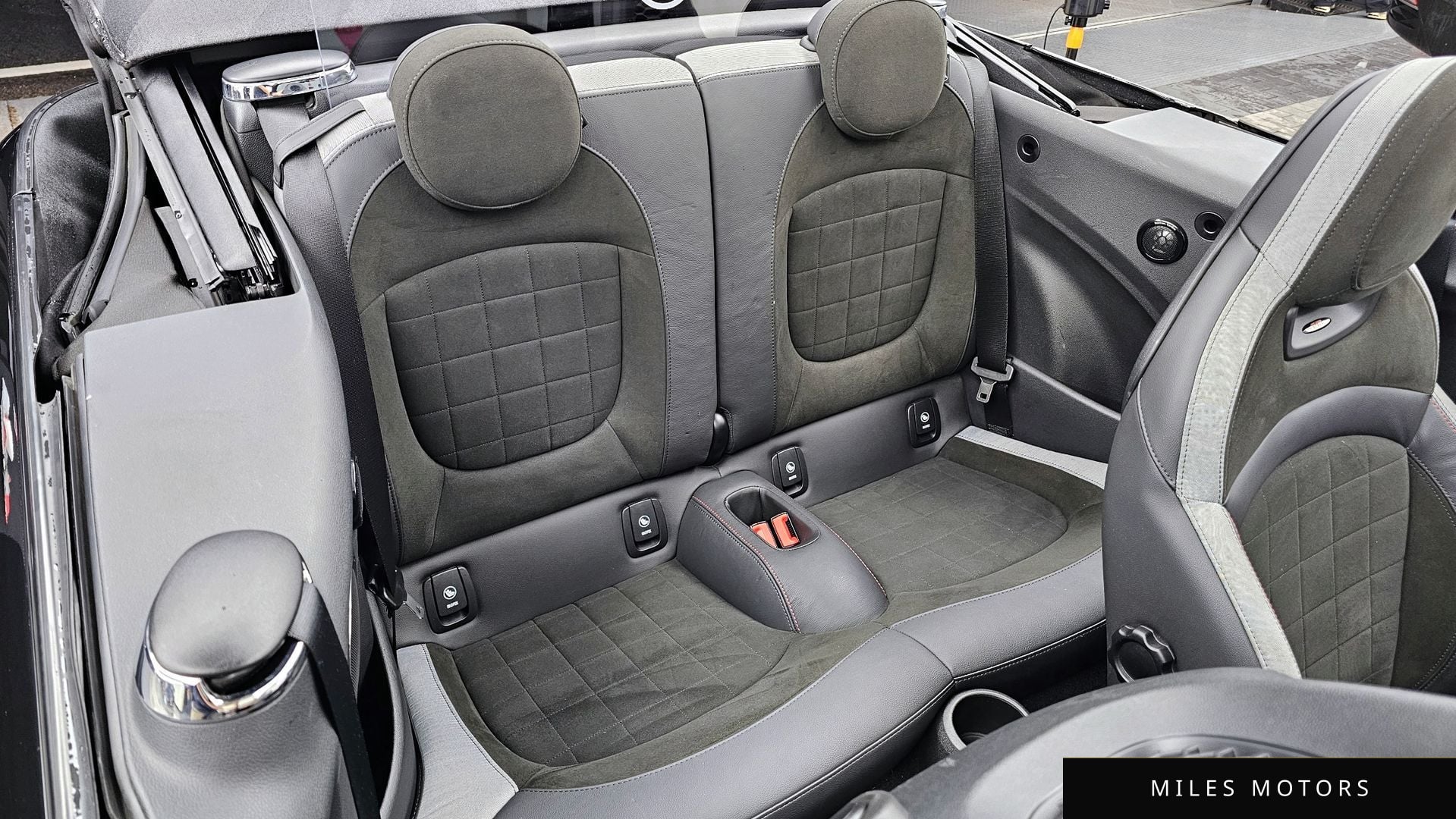 MINI Cooper Convertible 2020 — миниатюра 12