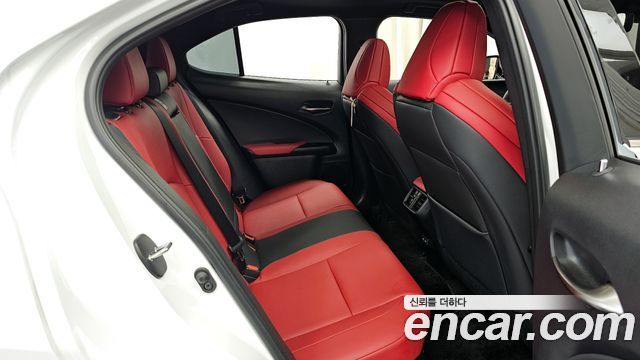Лексус UX250h 2024 — миниатюра 12