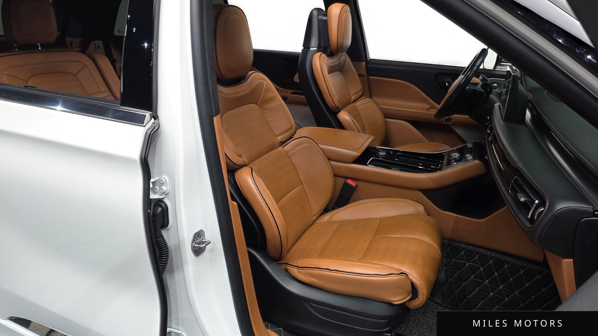 Lincoln Aviator 2022 — миниатюра 10