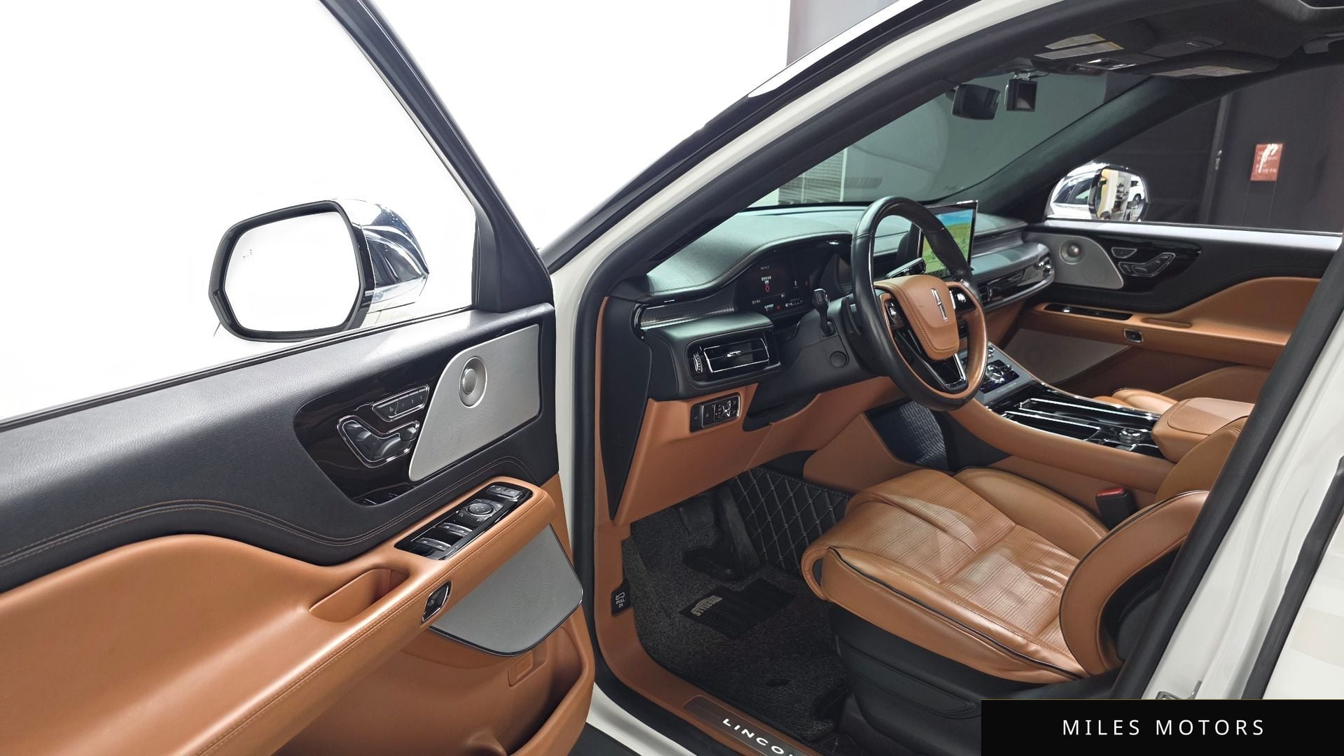 Lincoln Aviator 2022 — миниатюра 11