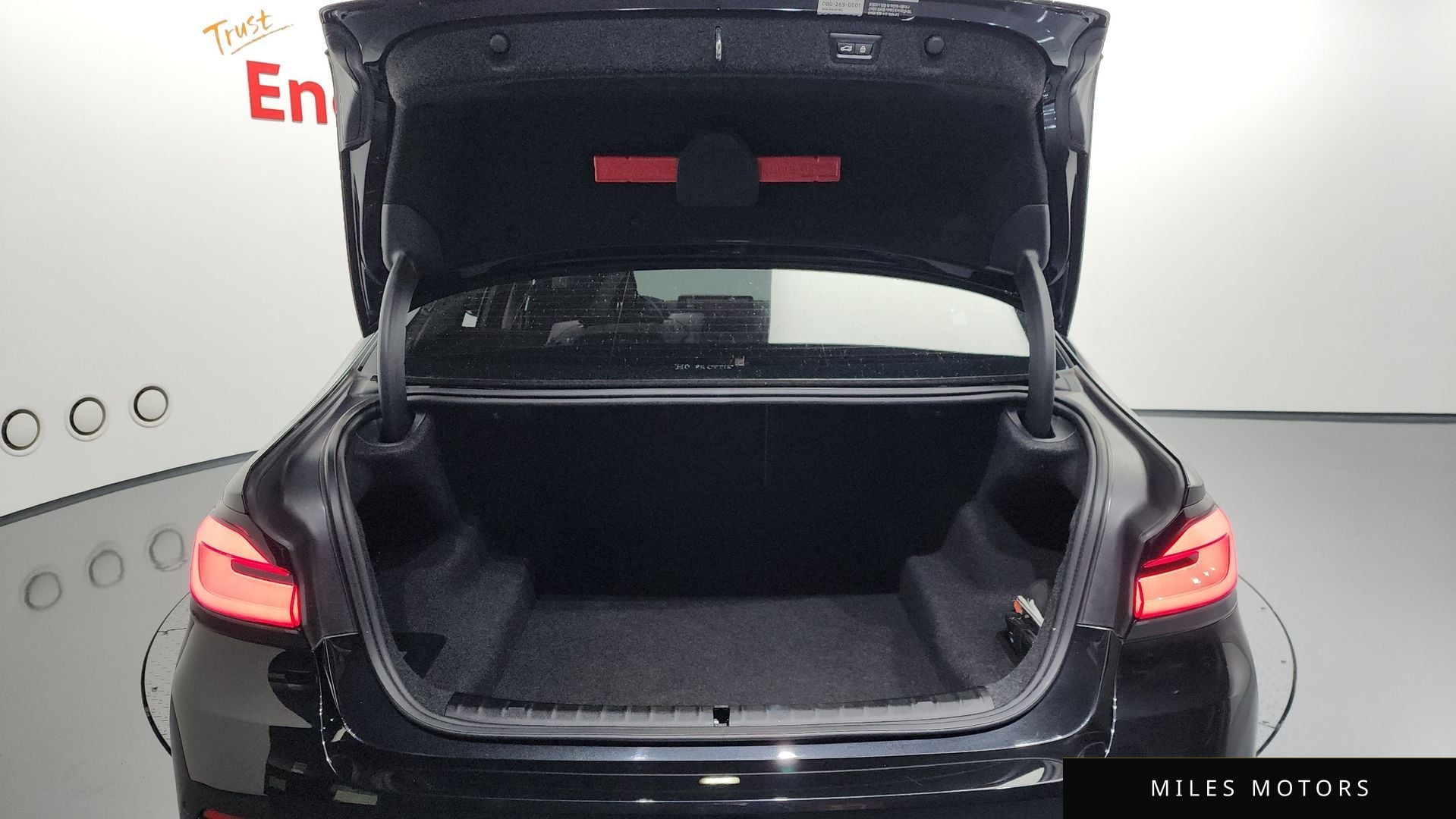 BMW 5 Series (G30) 2023 — миниатюра 20
