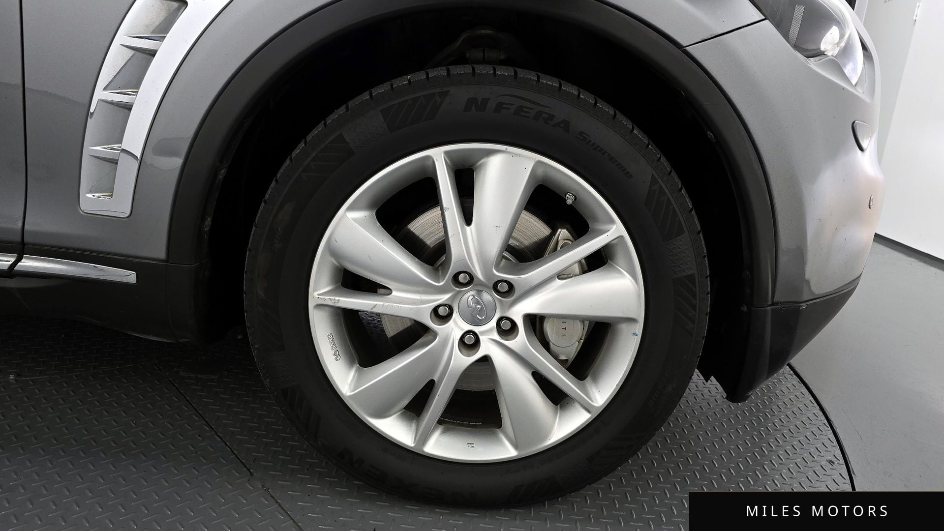Infiniti FX30d 2012 — миниатюра 5