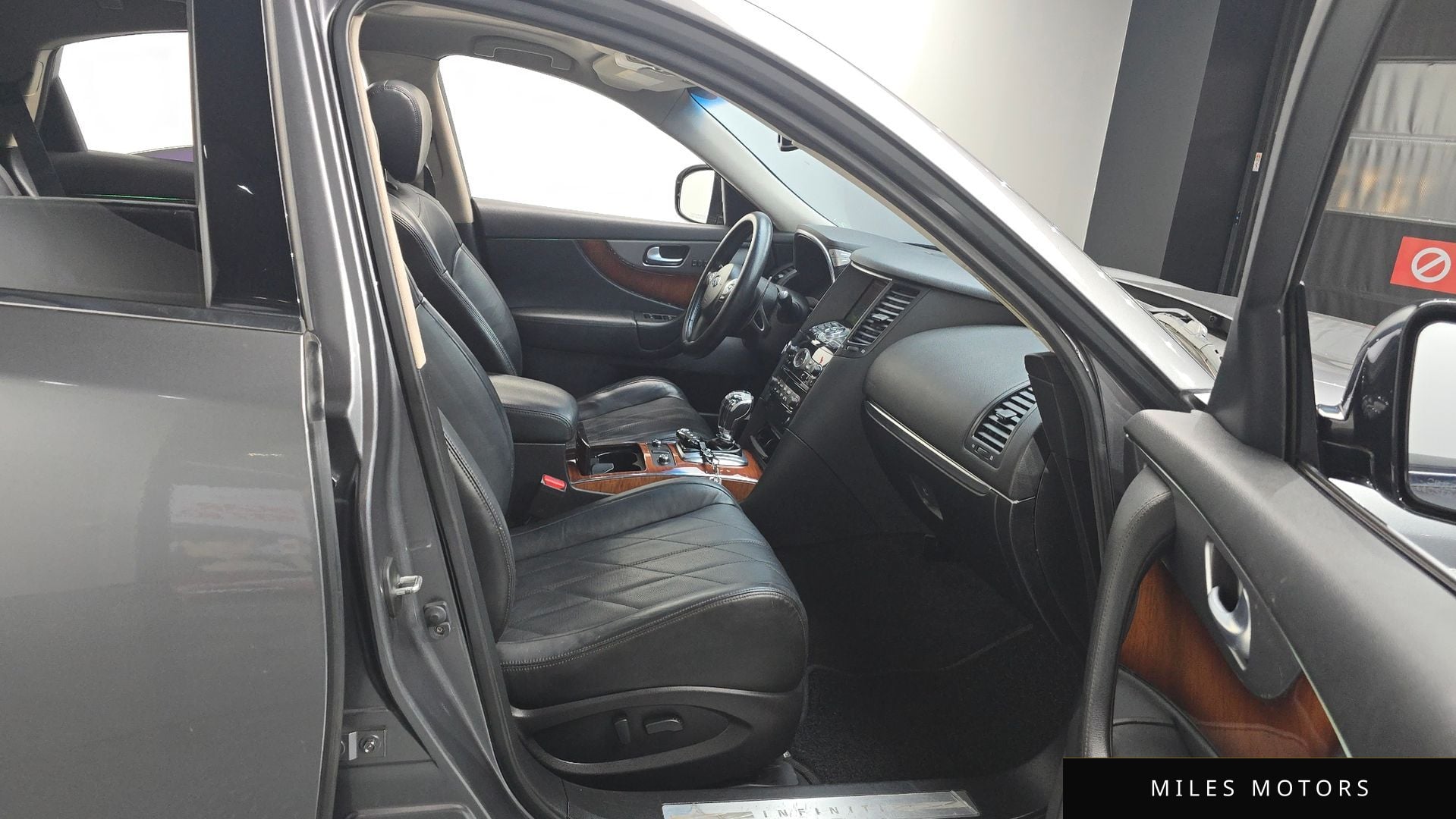 Infiniti FX30d 2012 — миниатюра 10