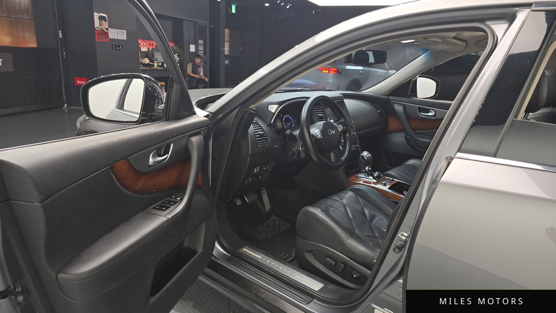 Infiniti FX30d 2012 — миниатюра 11