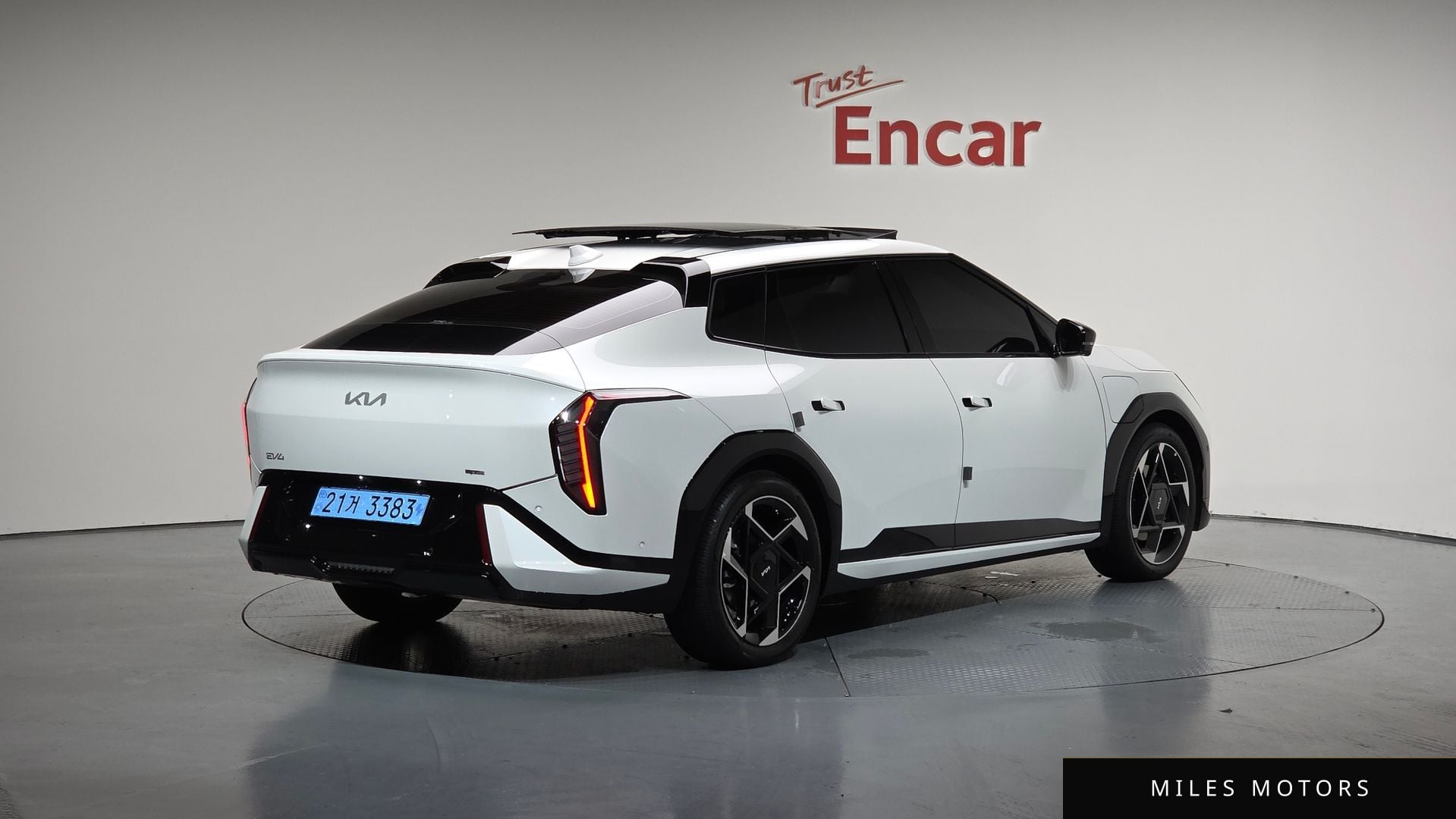 Kia EV4 2026 — миниатюра 2
