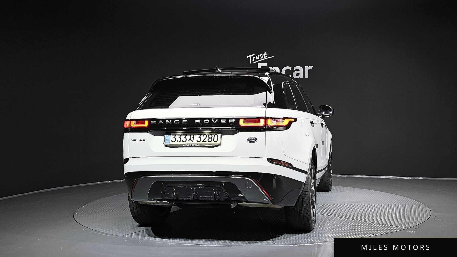 Land Rover Range Rover Velar 2023 — миниатюра 4