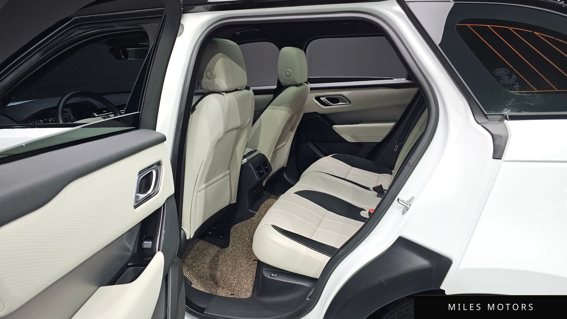 Land Rover Range Rover Velar 2023 — миниатюра 11