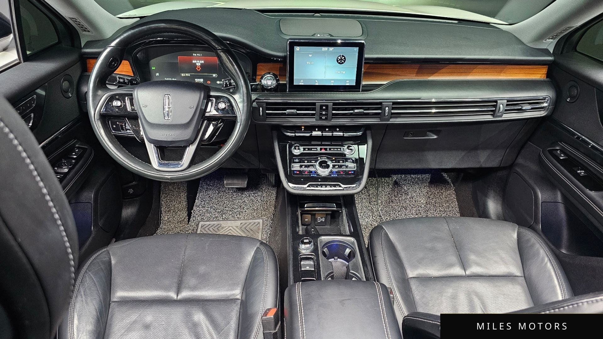 Lincoln Corsair 2020 — миниатюра 7