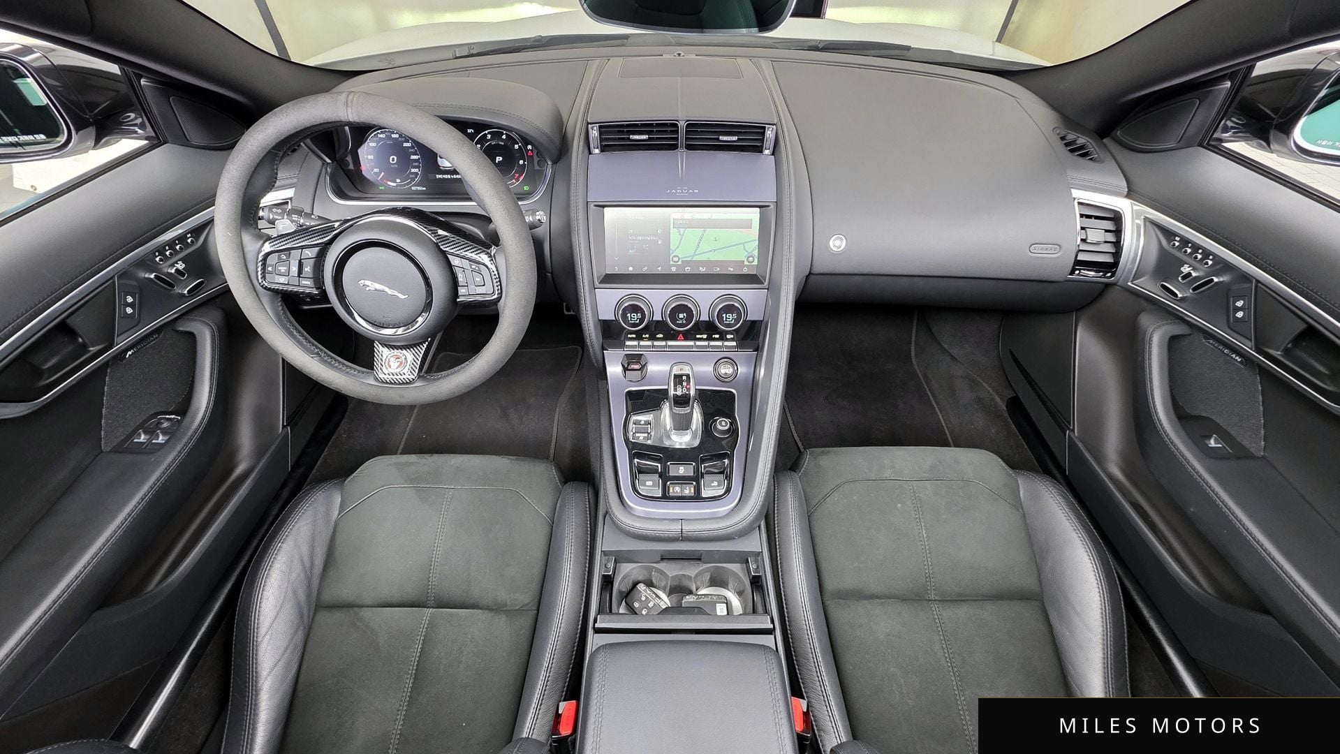 Jaguar F-TYPE 2021 — миниатюра 7
