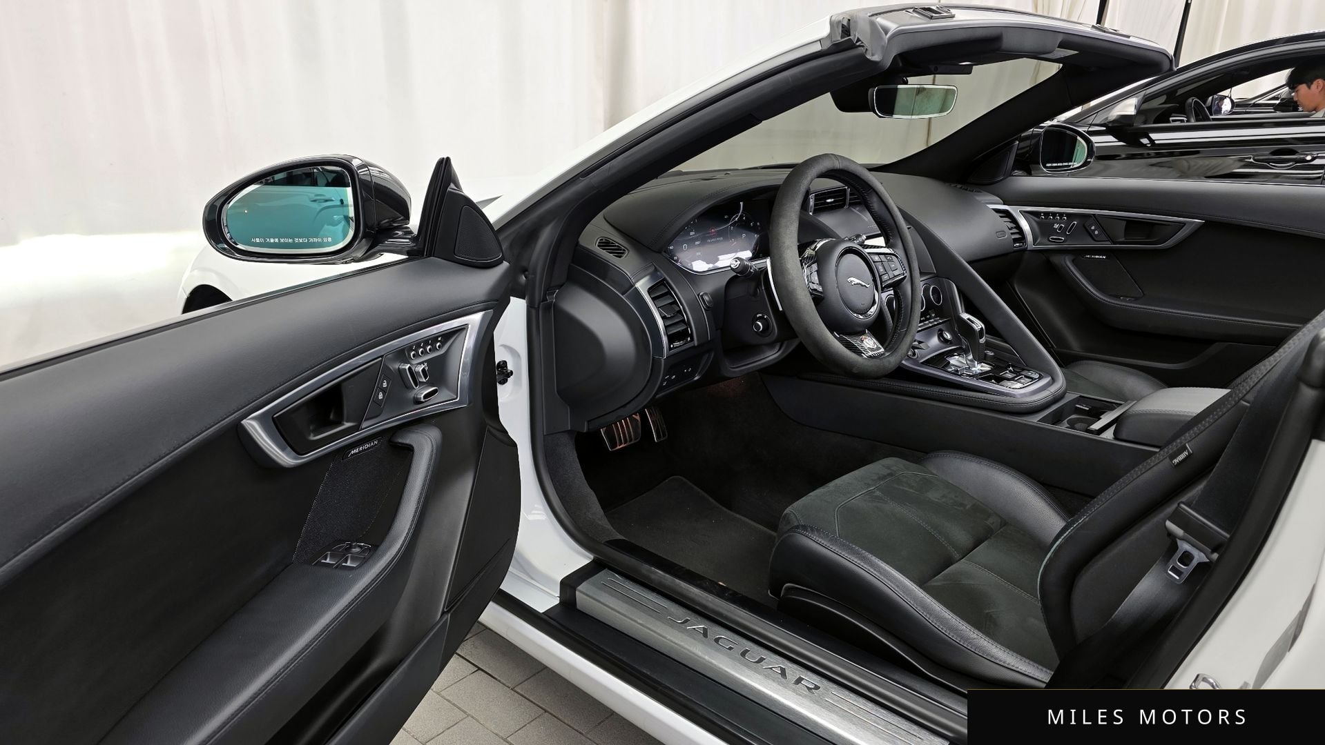 Jaguar F-TYPE 2021 — миниатюра 10