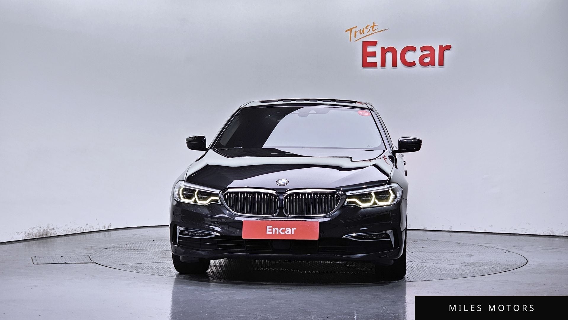 BMW 5 Series (G30) 2019 — миниатюра 3