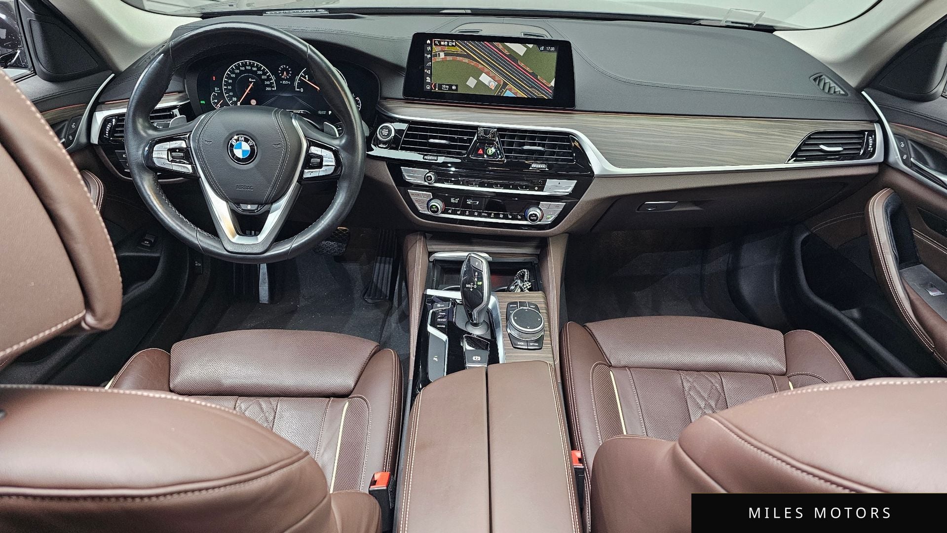 BMW 5 Series (G30) 2019 — миниатюра 7