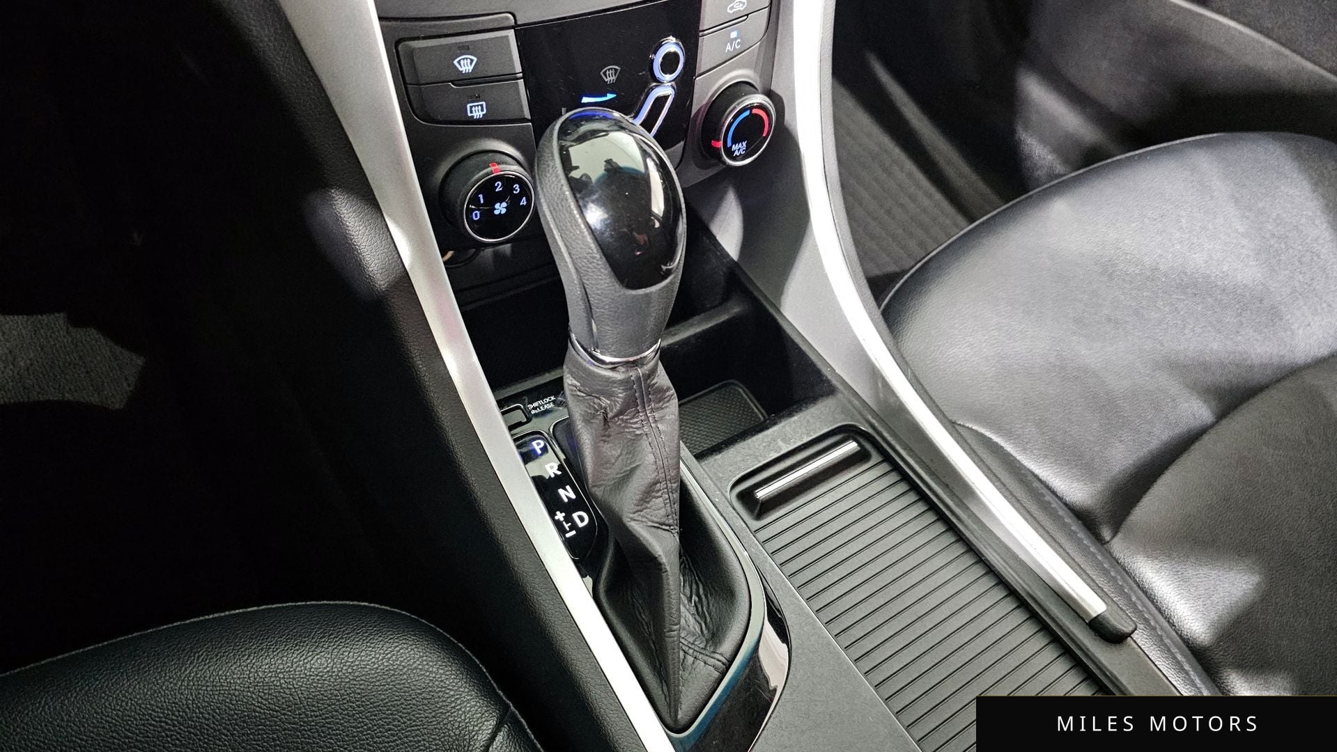 Hyundai Sonata 2012 — миниатюра 9